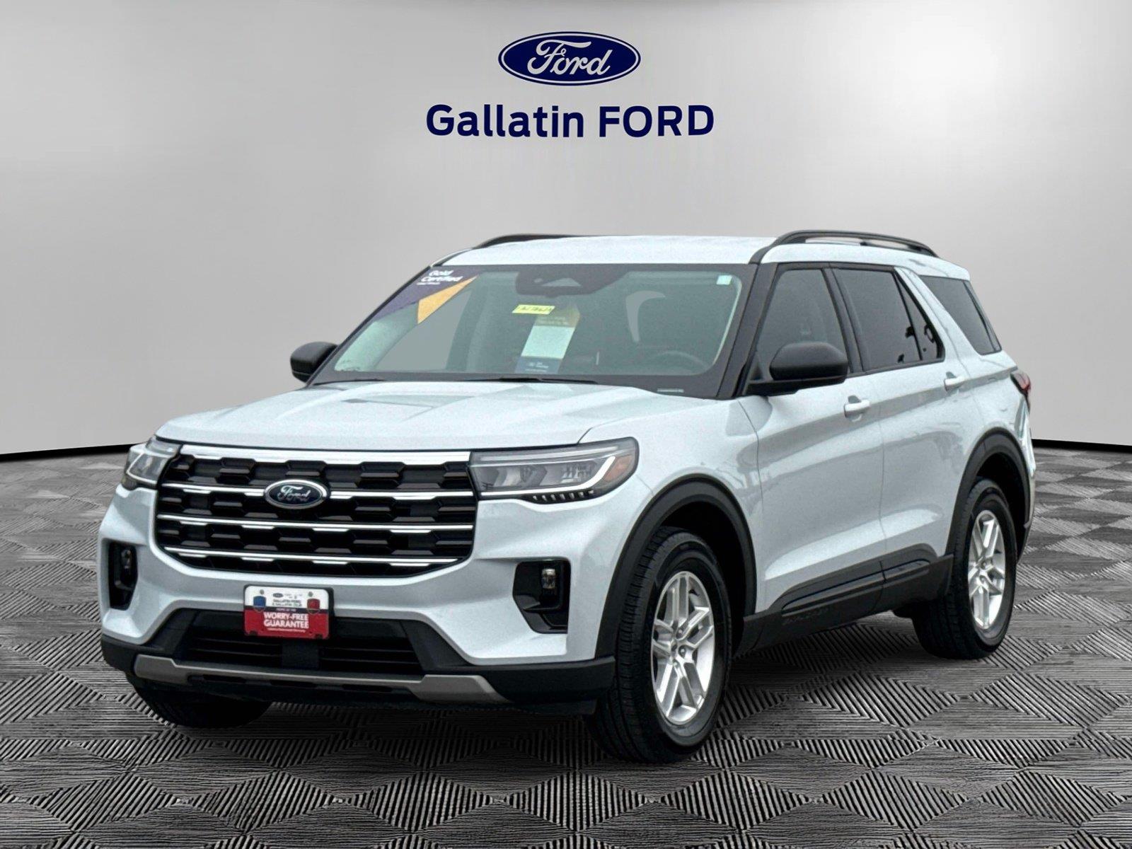 Space White 2026 Ford Explorer SUV / Crossover Rear-Wheel Drive Automatic