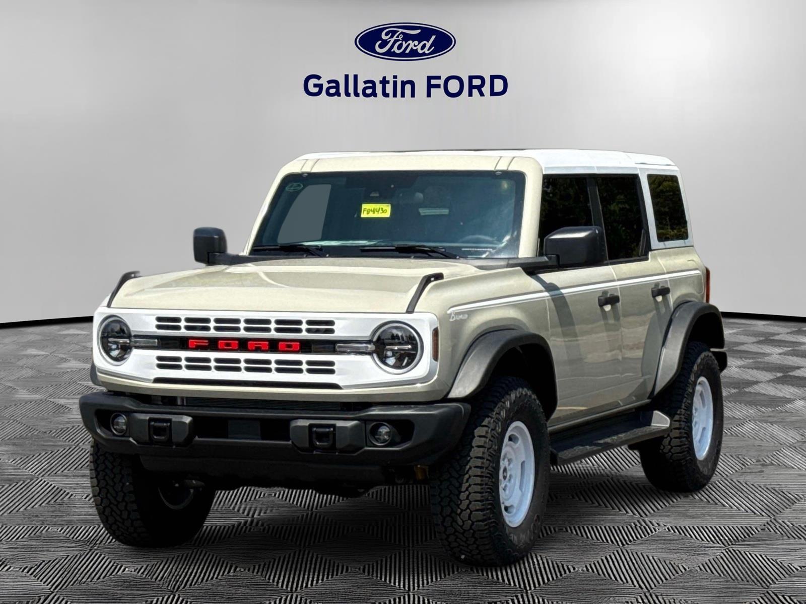 Desert Sand 2026 Ford Bronco SUV / Crossover Four-Wheel Drive Automatic