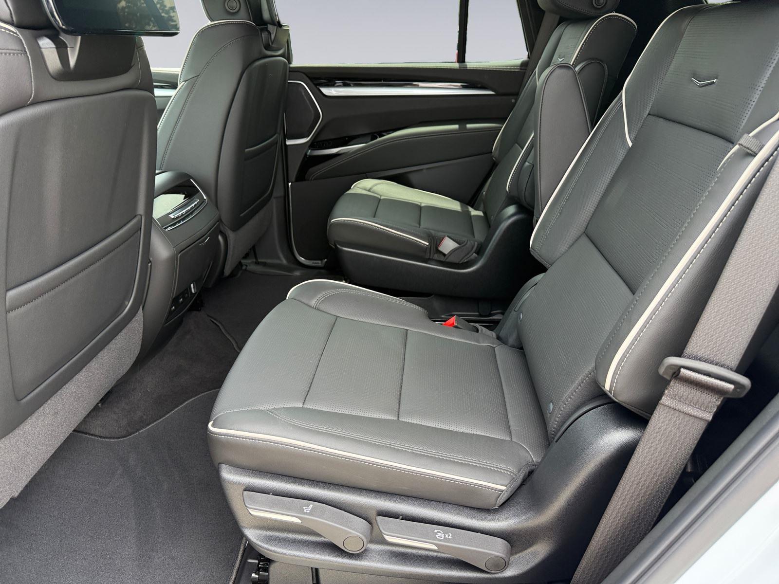 2026 Cadillac Escalade Sport - Photo 11