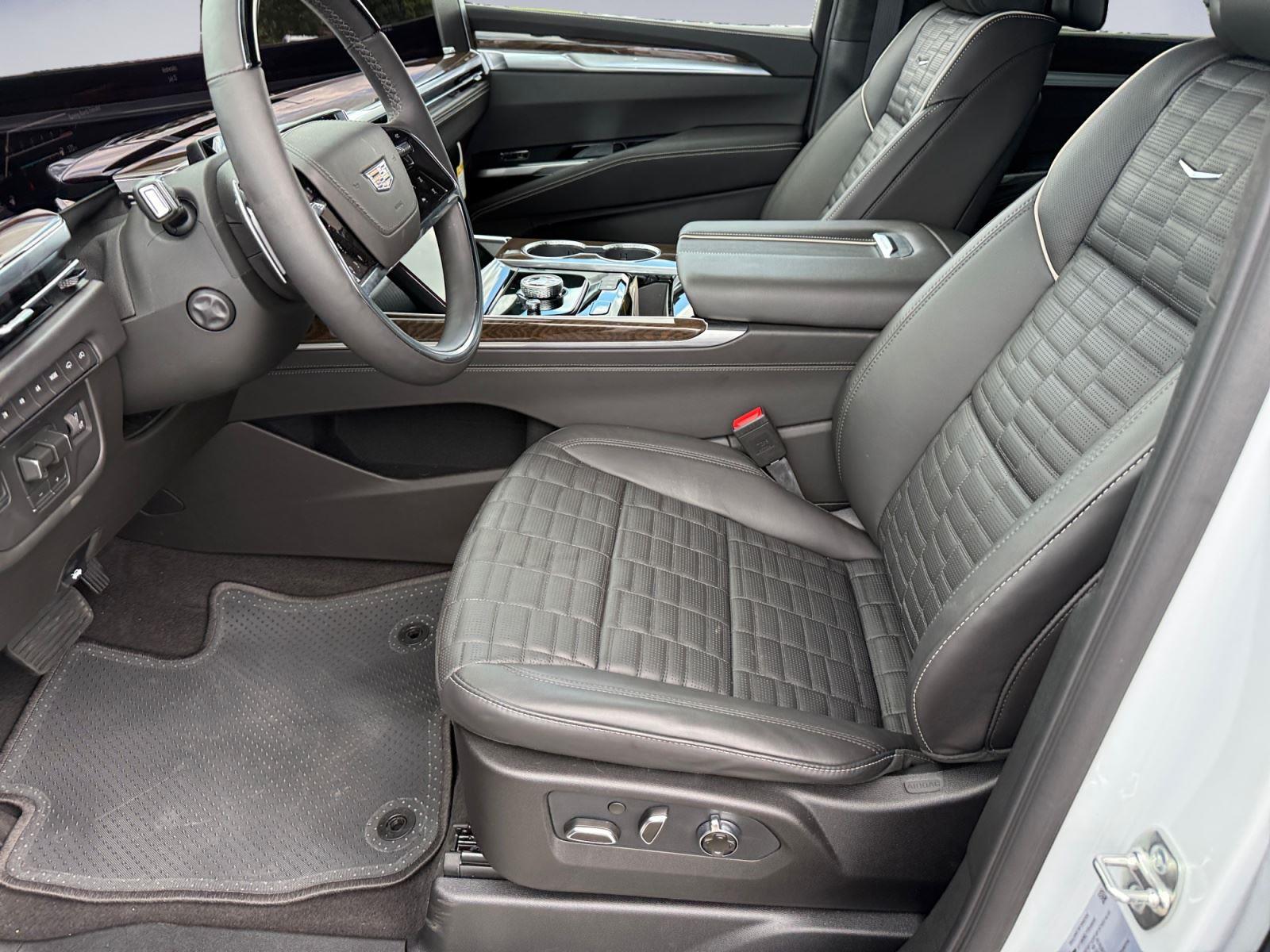 2026 Cadillac Escalade Platinum Sport - Photo 10
