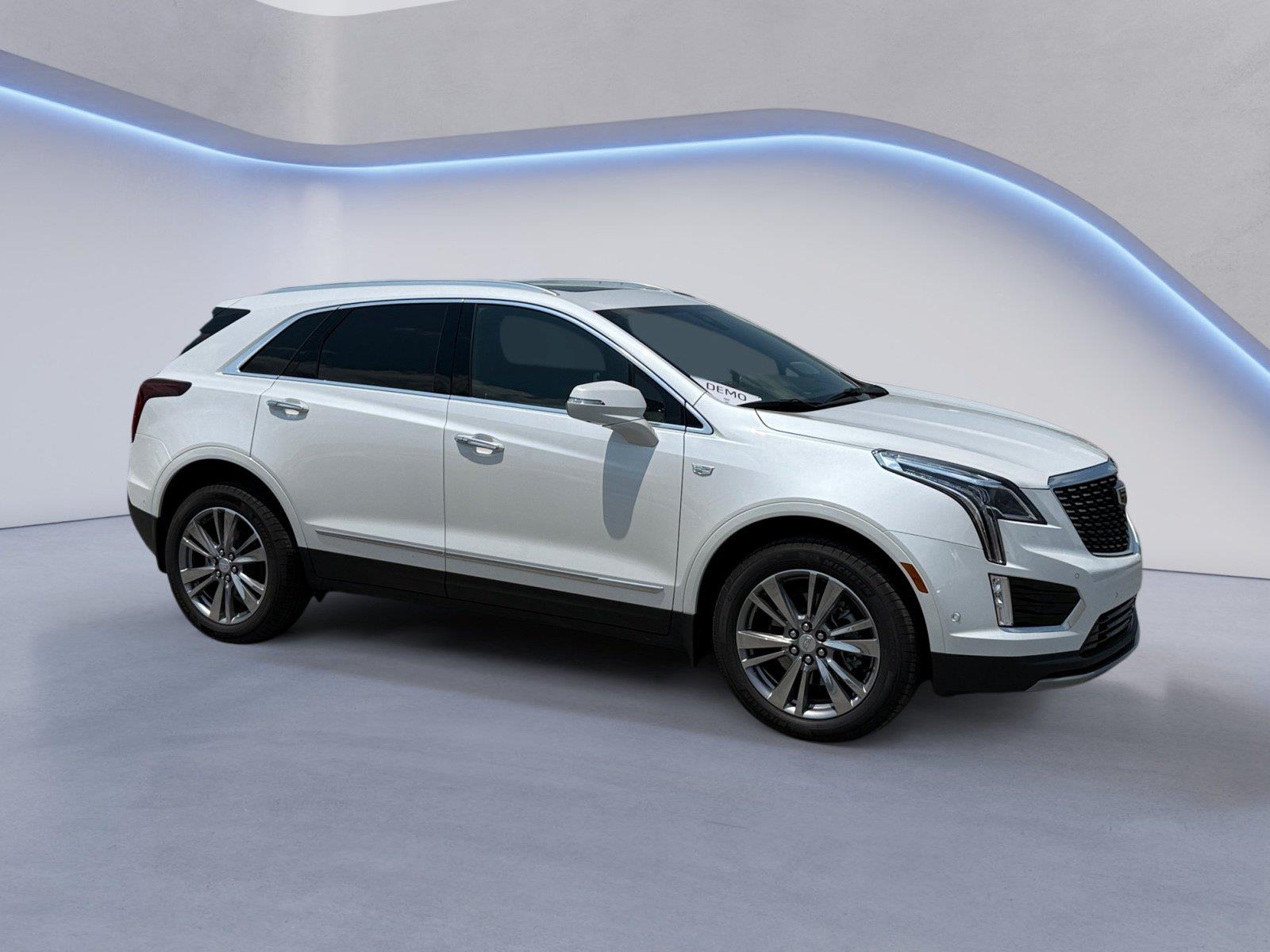 Crystal White Tricoat 2026 Cadillac XT5 SUV / Crossover Four-Wheel Drive 9-Speed Automatic