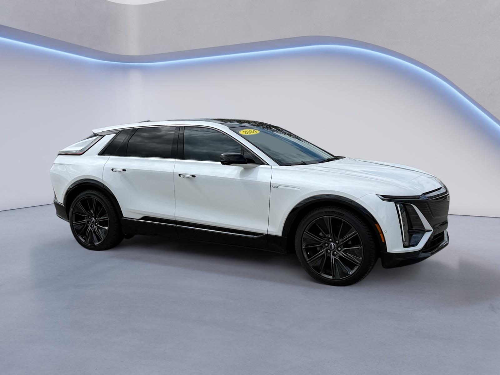 Crystal White Tricoat 2024 Cadillac LYRIQ SUV / Crossover Rear-Wheel Drive Automatic