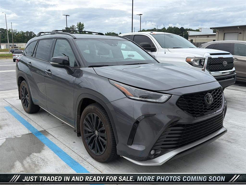 Magnetic Gray Metallic 2024 Toyota Highlander XSE FWD SUV / Crossover Front-Wheel Drive 8-Speed Automatic