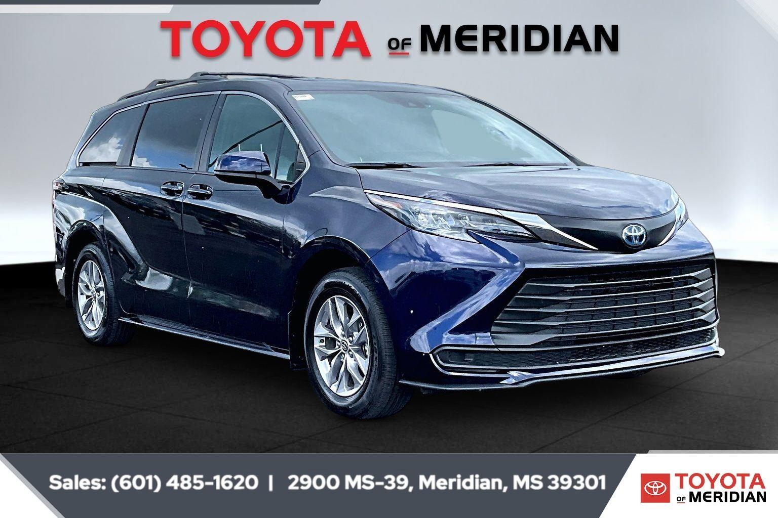 Blueprint 2025 Toyota Sienna LE 8-Passenger FWD Minivan Front-Wheel Drive Continuously Variable Transmission