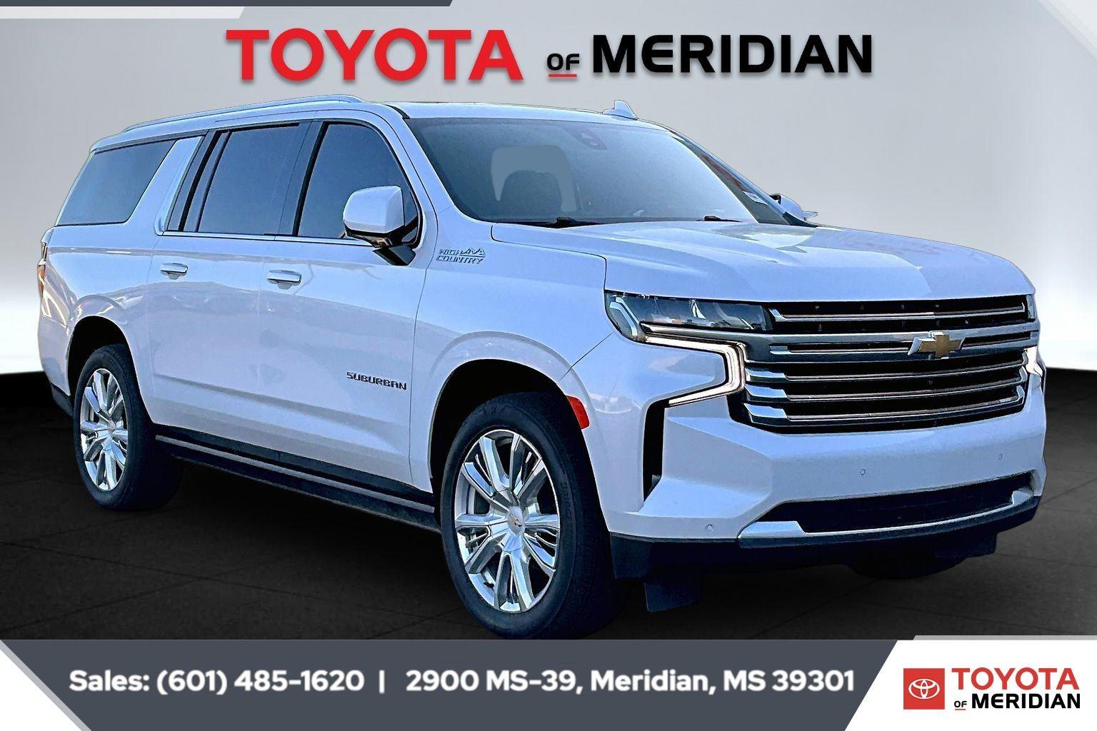 White (Iridescent Pearl Tricoat) 2022 Chevrolet Suburban High Country RWD SUV / Crossover 4X2 10-Speed Automatic