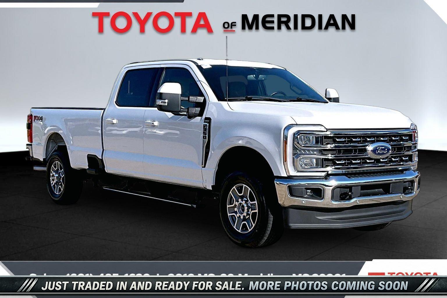 2023 Ford F-350 Super Duty Lariat Crew Cab 4WD