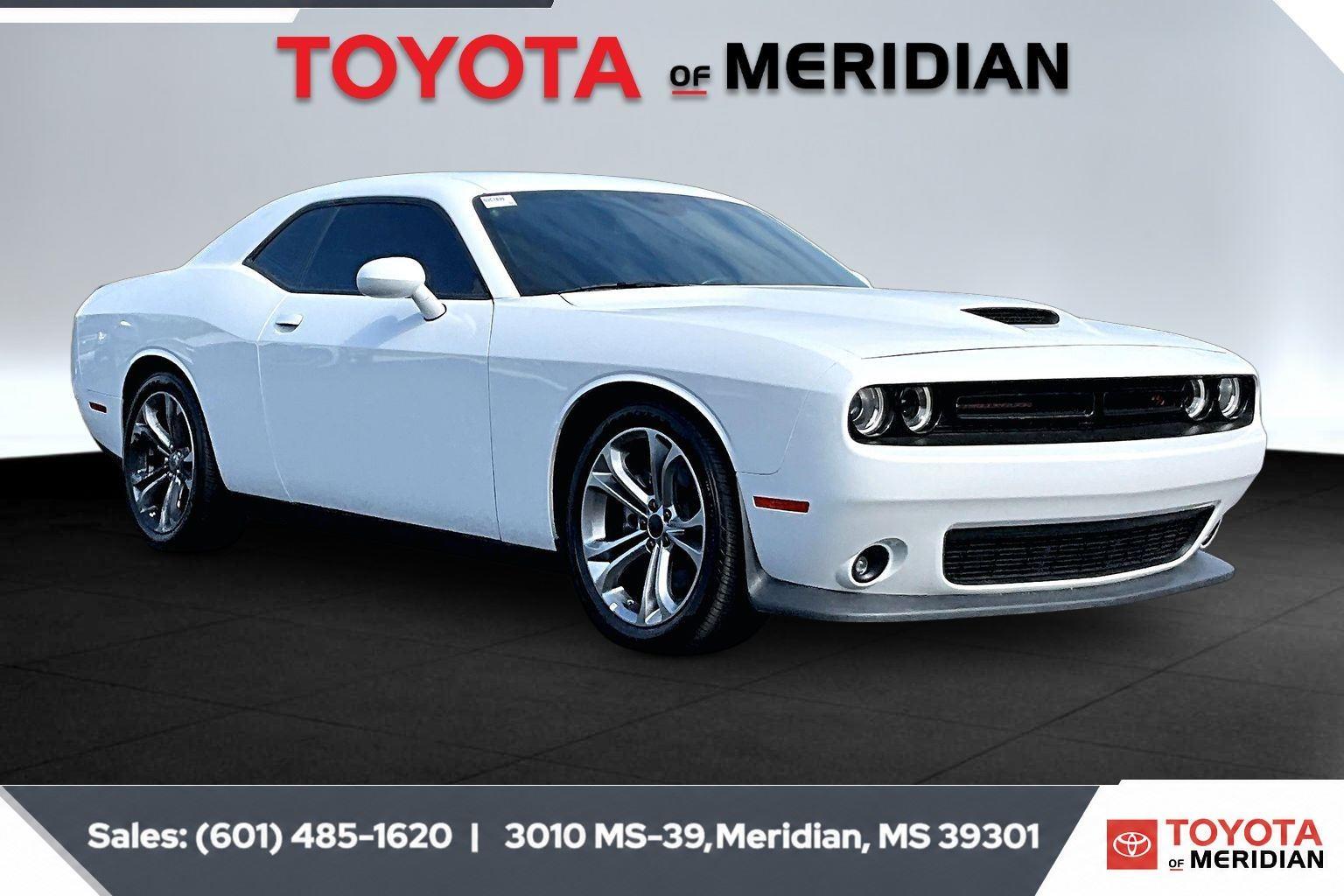 White Knuckle Clearcoat 2022 Dodge Challenger Coupe Rear-Wheel Drive 6-Speed Manual