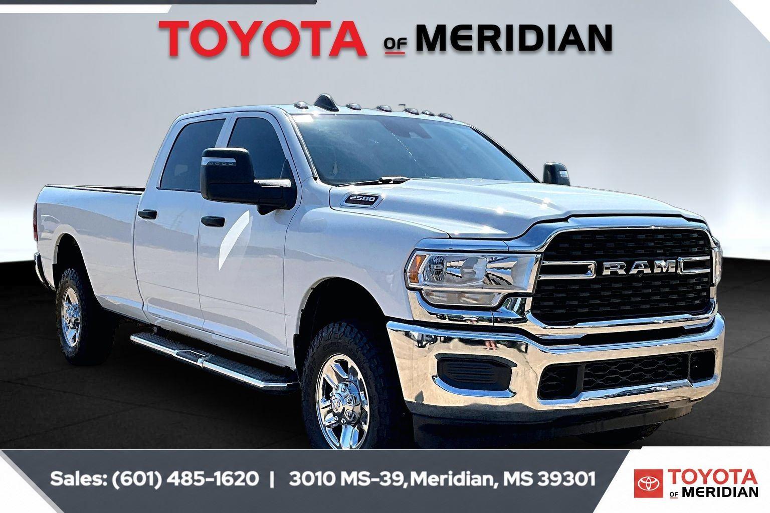 Bright White Clearcoat 2023 RAM 2500 Pickup Truck Four-Wheel Drive 8-Speed Automatic