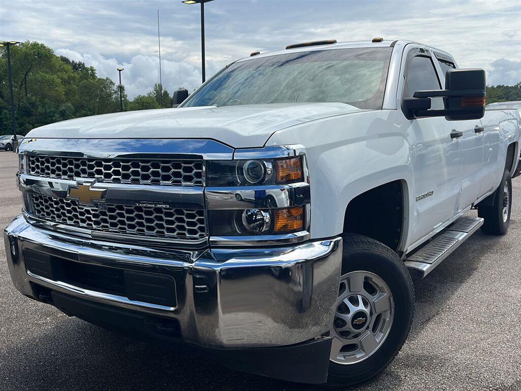 Summit White 2019 Chevrolet Silverado 2500HD Pickup Truck 4X2 6-Speed Automatic