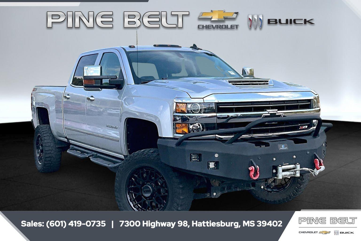 Silver Ice Metallic 2018 Chevrolet Silverado 2500HD LTZ Crew Cab 4WD Pickup Truck Four-Wheel Drive 6-Speed Automatic