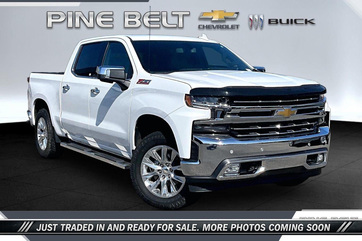 Summit White 2021 Chevrolet Silverado 1500 Pickup Truck Four-Wheel Drive 8-Speed Automatic