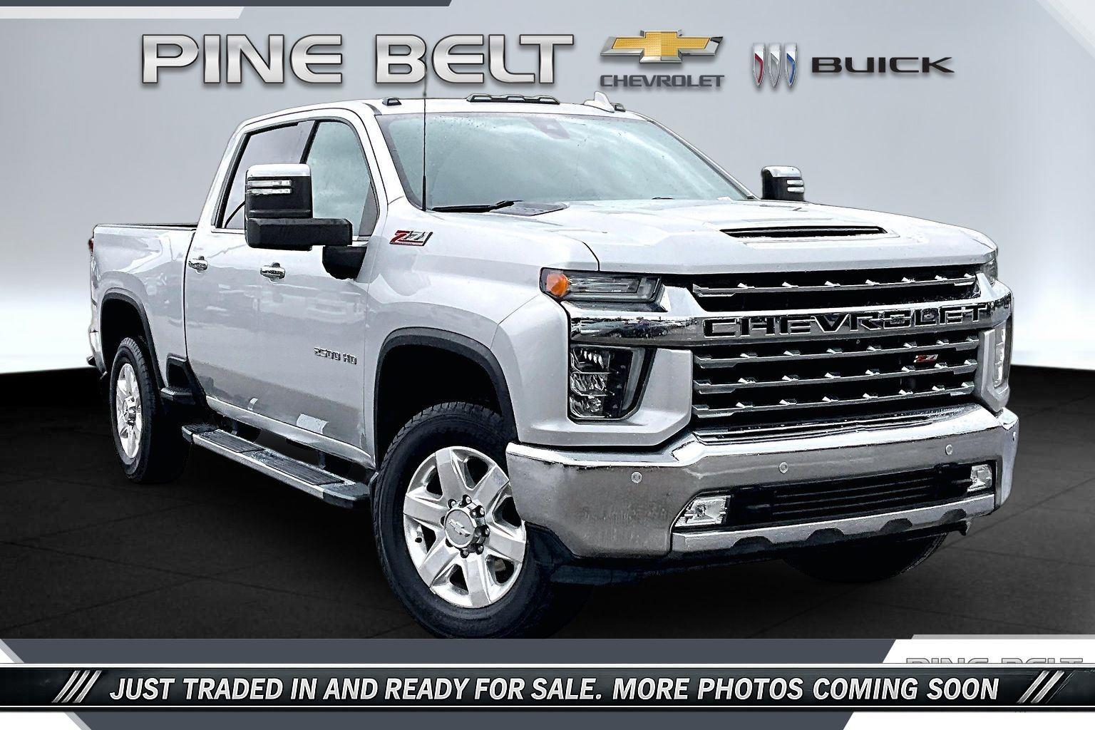 Silver Ice Metallic 2020 Chevrolet Silverado 2500HD Pickup Truck Four-Wheel Drive 6-Speed Automatic