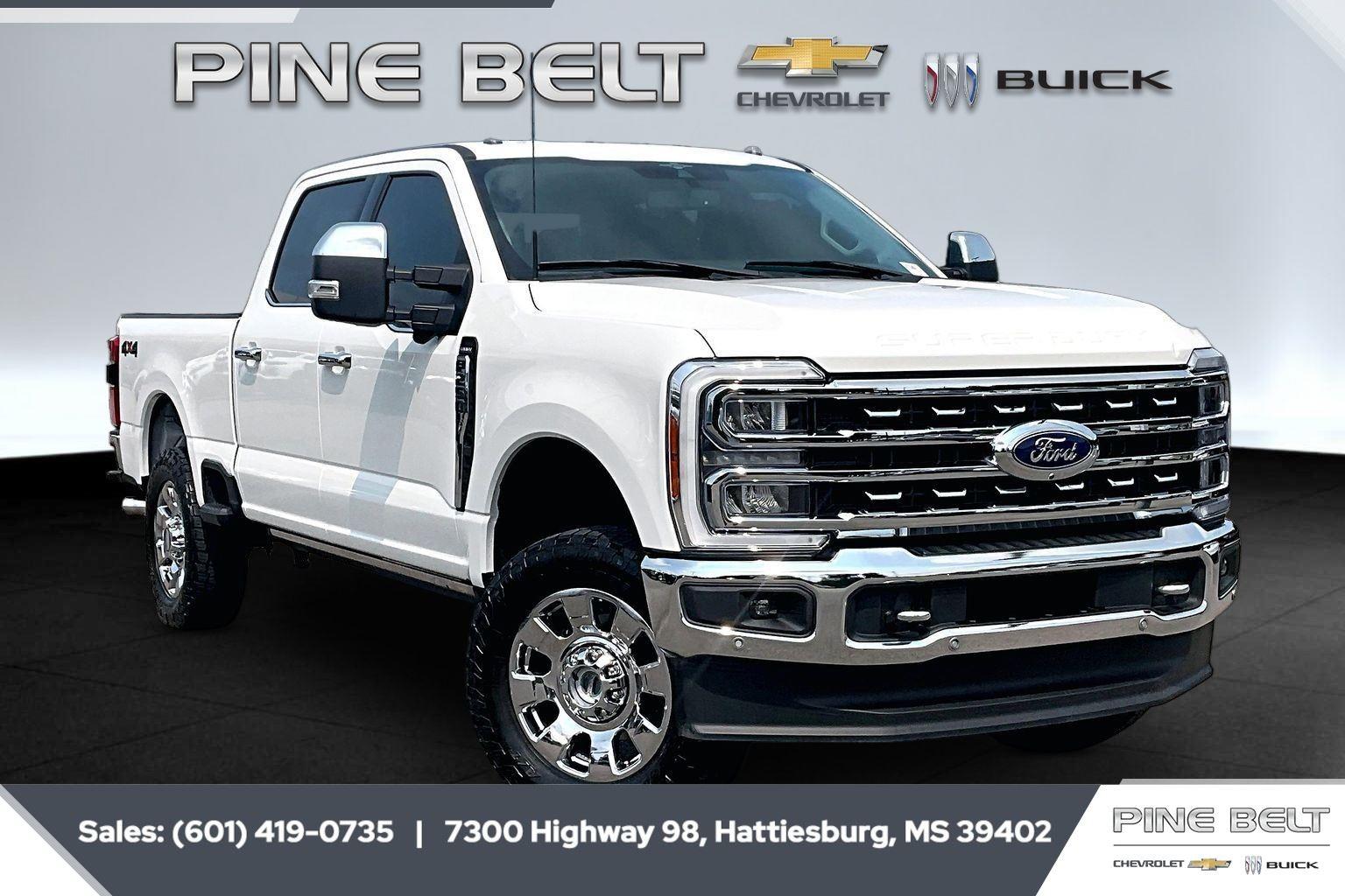 Star White Metallic Tri-Coat 2023 Ford F-250 Super Duty Pickup Truck Four-Wheel Drive Automatic