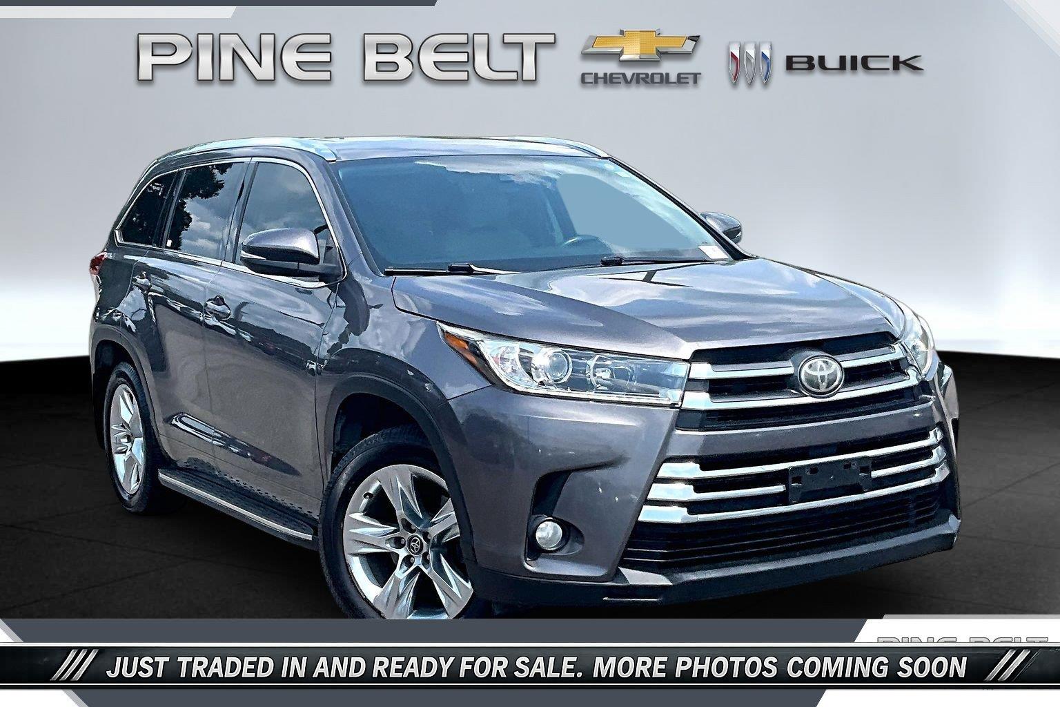 Predawn Gray Mica 2017 Toyota Highlander SUV / Crossover Front-Wheel Drive 8-Speed Automatic