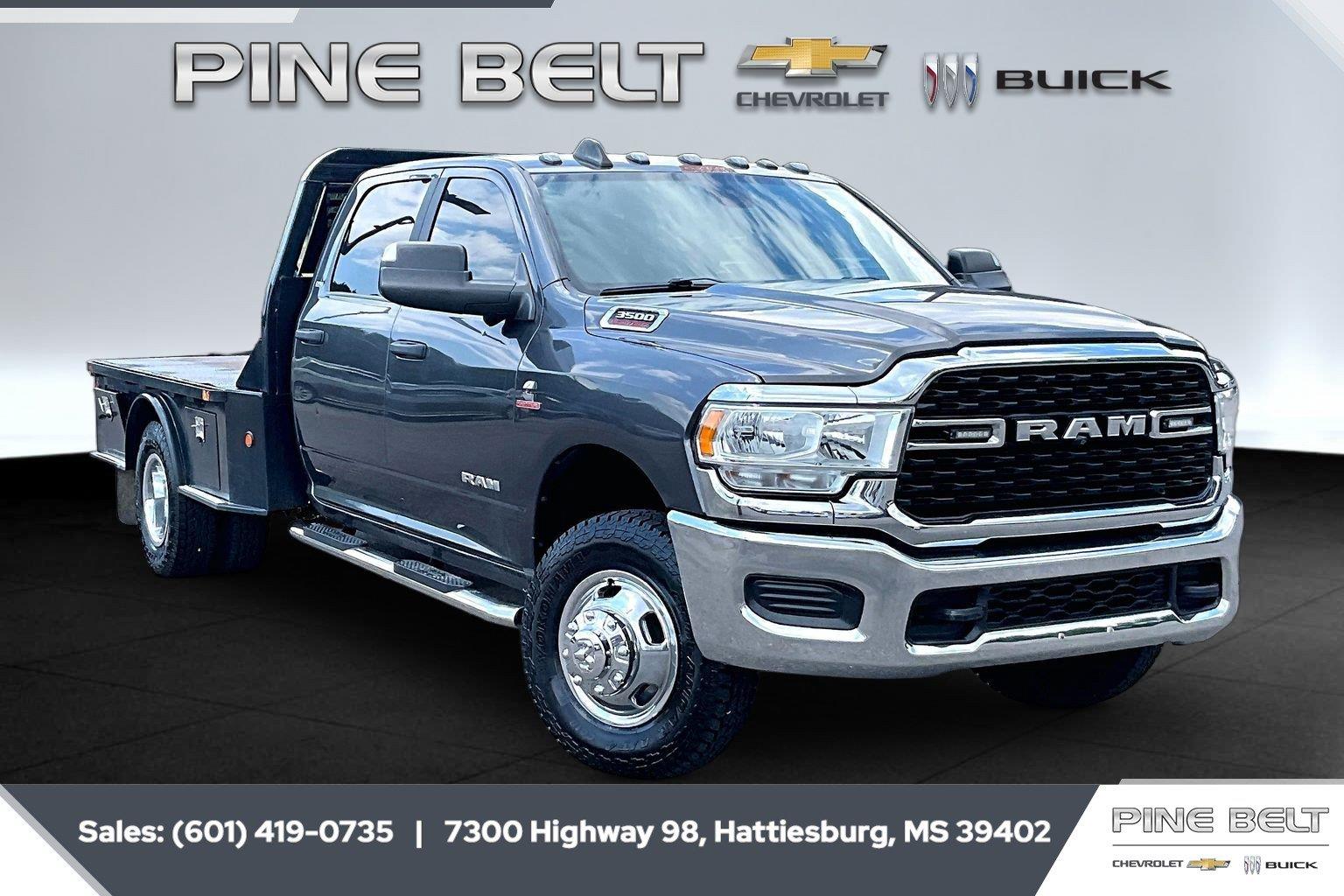 2022 RAM 3500 Chassis SLT Crew Cab LB DRW 4WD