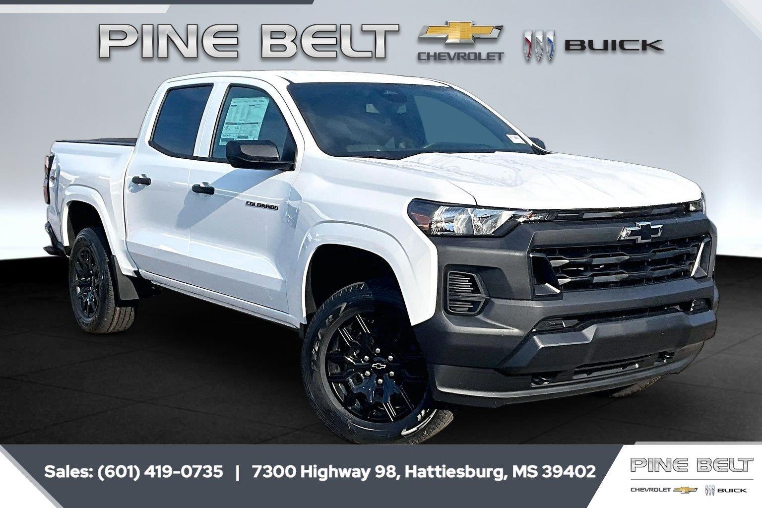 Summit White 2026 Chevrolet Colorado Pickup Truck Four-Wheel Drive 8-Speed Automatic