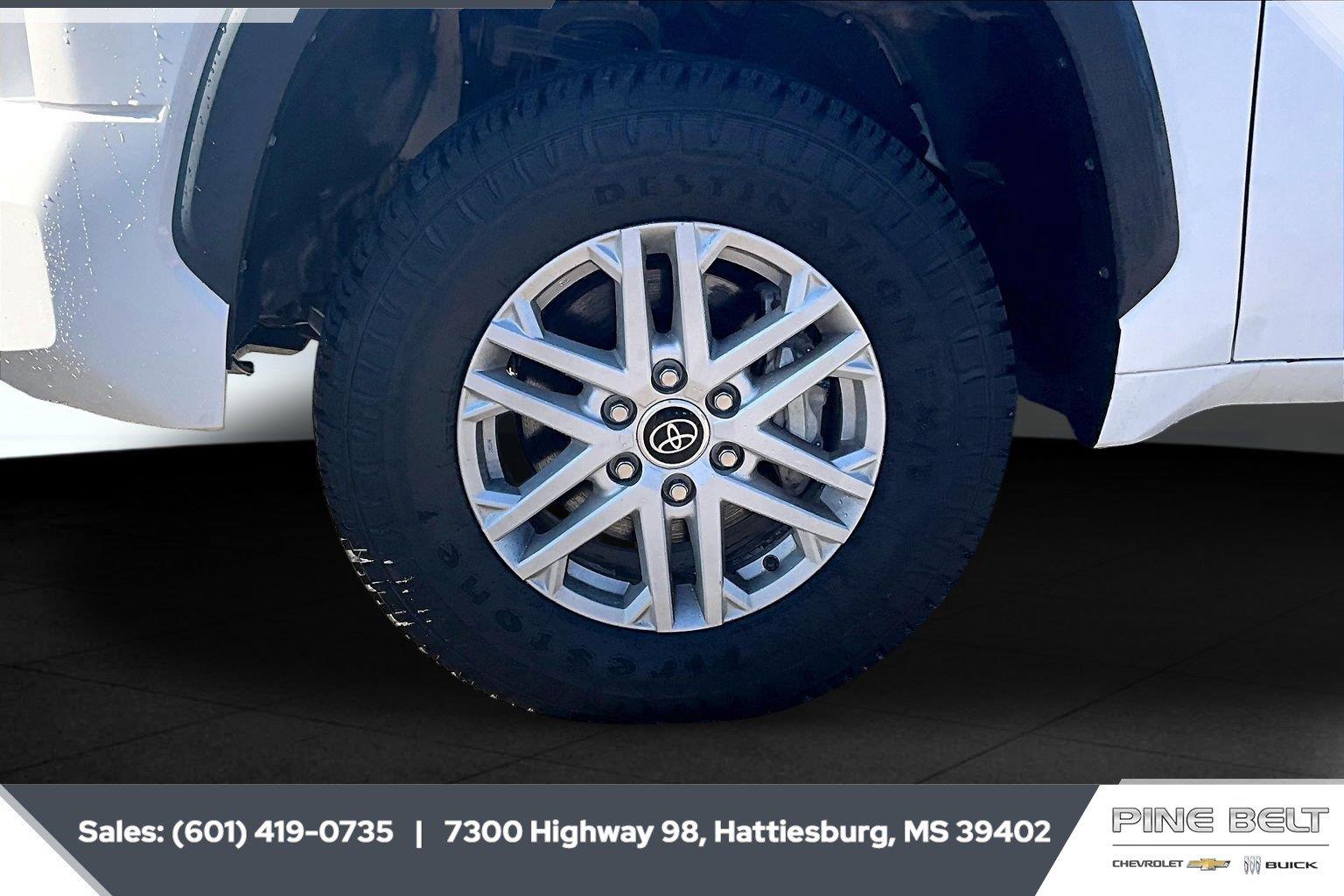 Used 2023 Ice Cap Toyota SR5 image 8