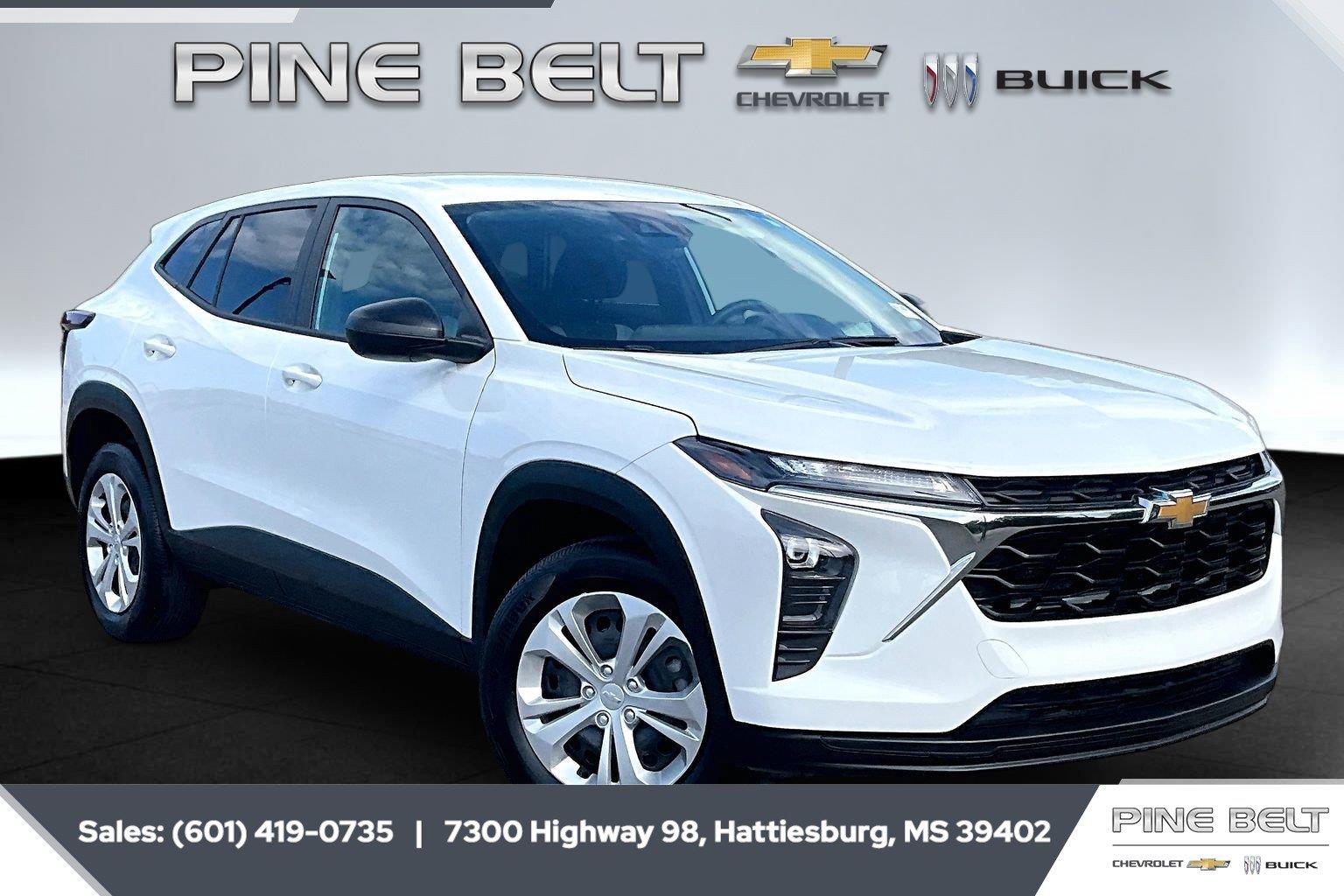 Summit White 2026 Chevrolet Trax SUV / Crossover Front-Wheel Drive 6-Speed Automatic