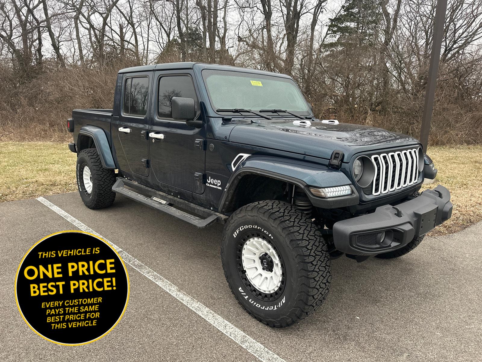 2025 Jeep Gladiator NightHawk Crew Cab 4WD