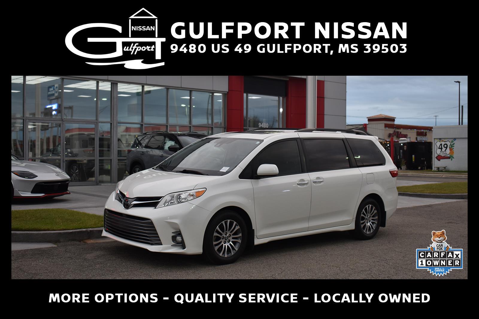 2020 Toyota Sienna XLE 7-Passenger FWD with Auto-Access Seat