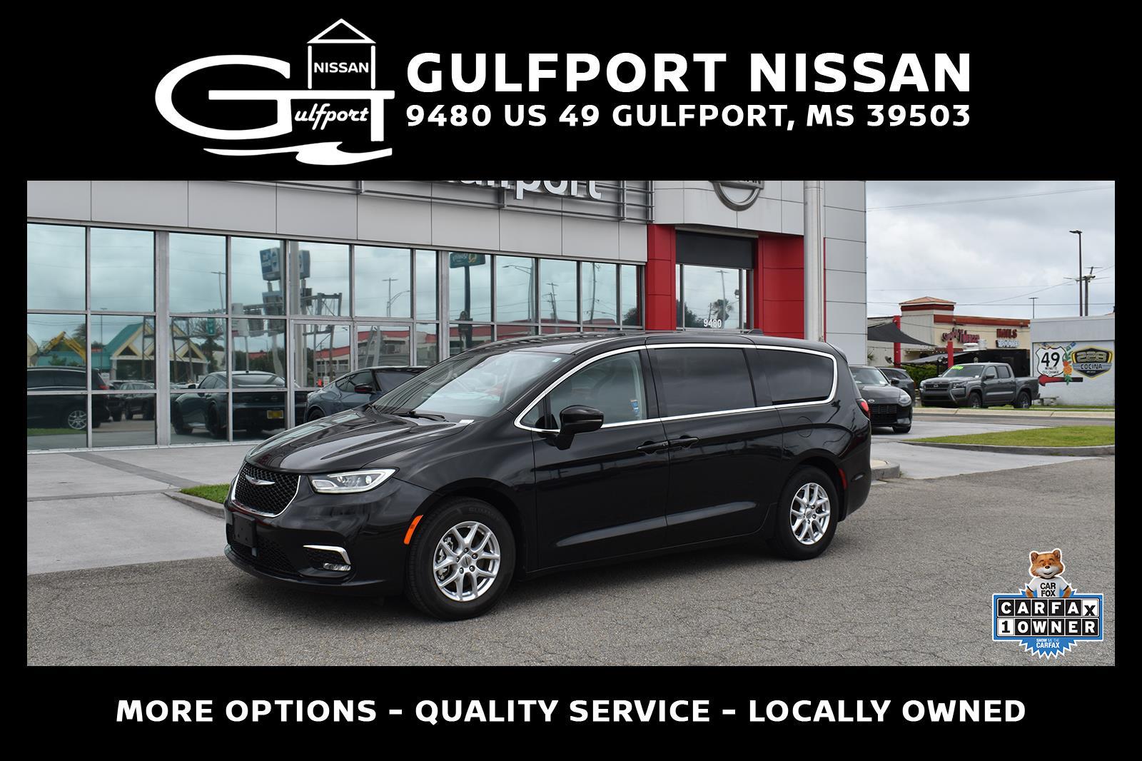Brilliant Black Crystal Pearlcoat 2023 Chrysler Pacifica Minivan Front-Wheel Drive 9-Speed Automatic