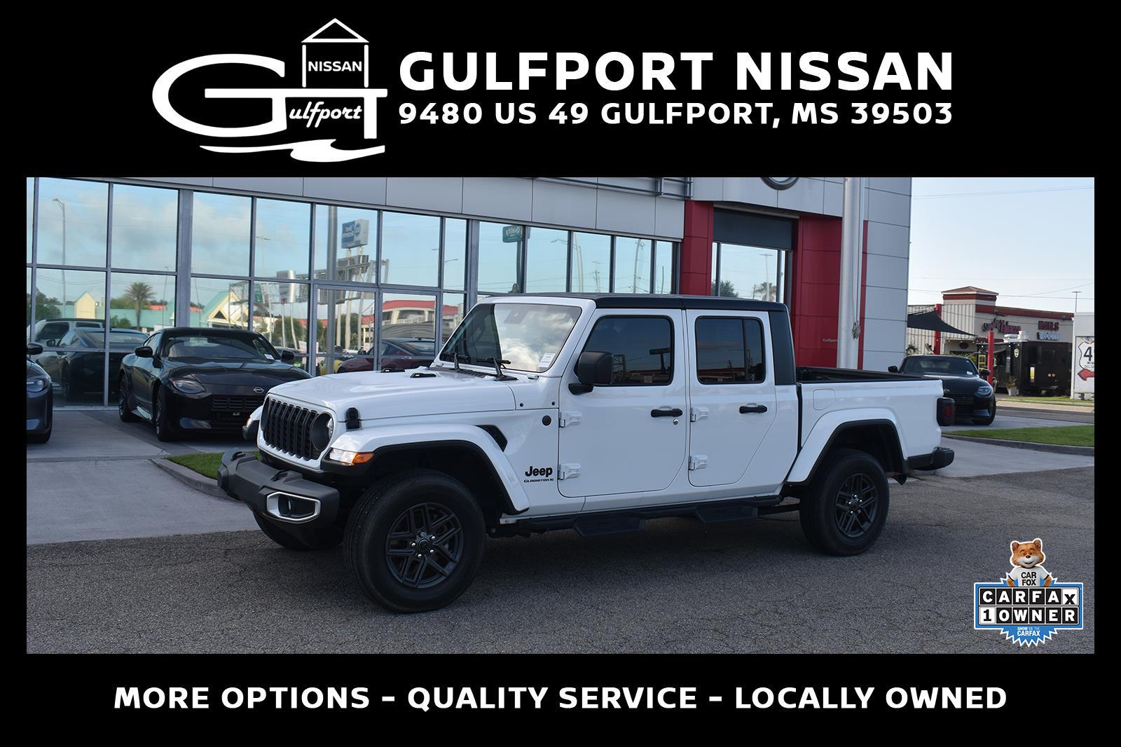 Bright White Clearcoat 2024 Jeep Gladiator Pickup Truck Four-Wheel Drive 8-Speed Automatic