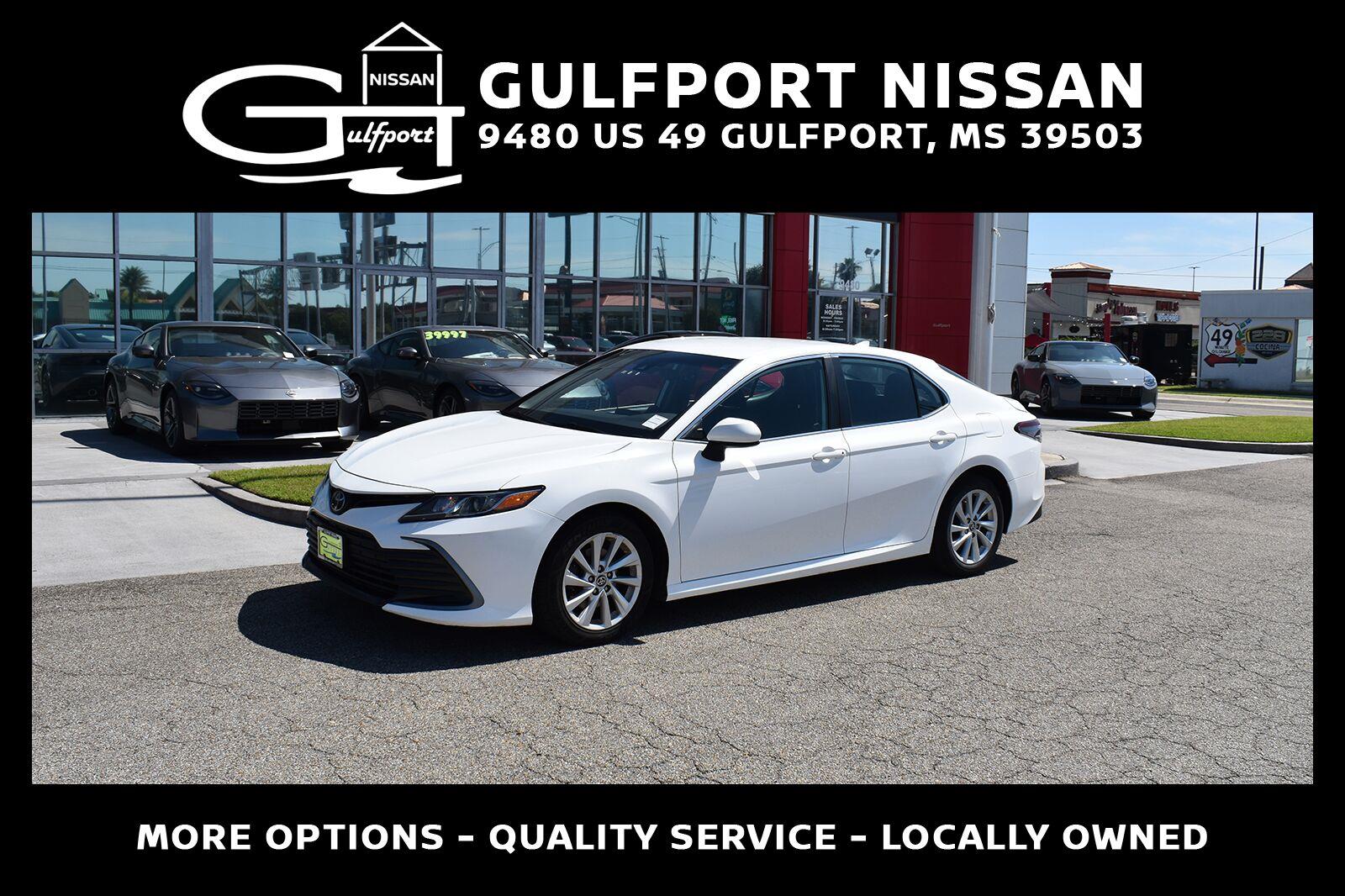 Super White 2021 Toyota Camry Sedan Front-Wheel Drive Automatic