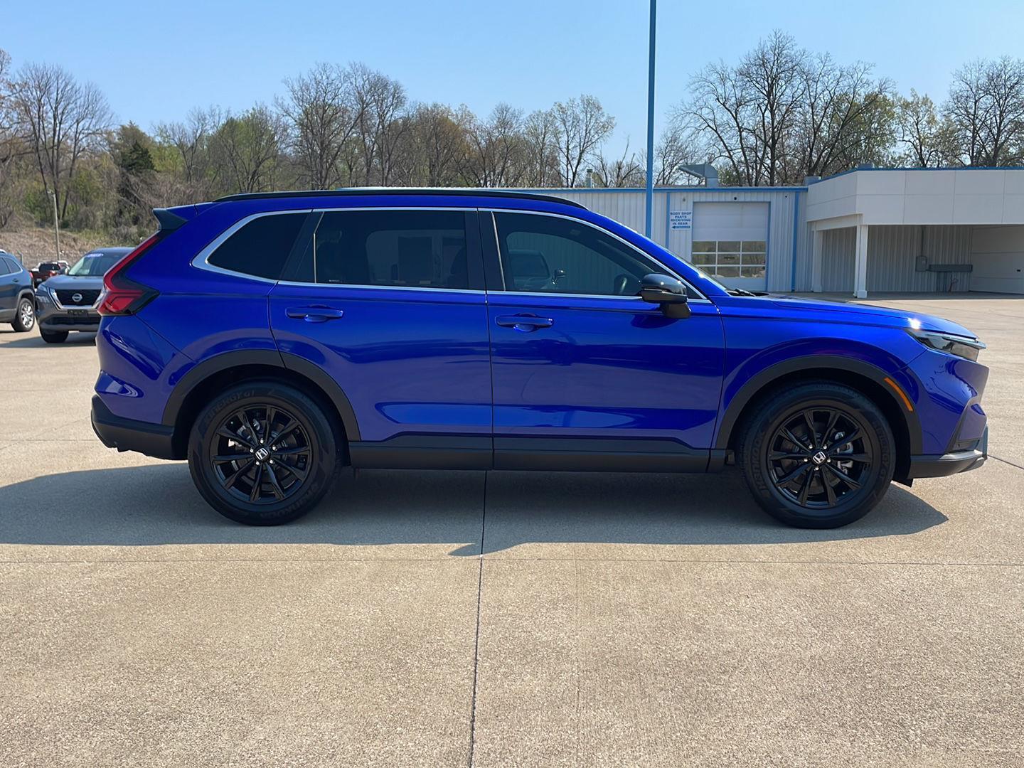 View vehicle photo 5