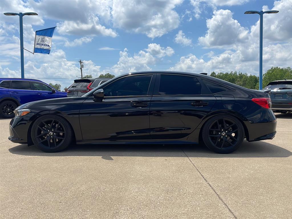 View vehicle photo 3