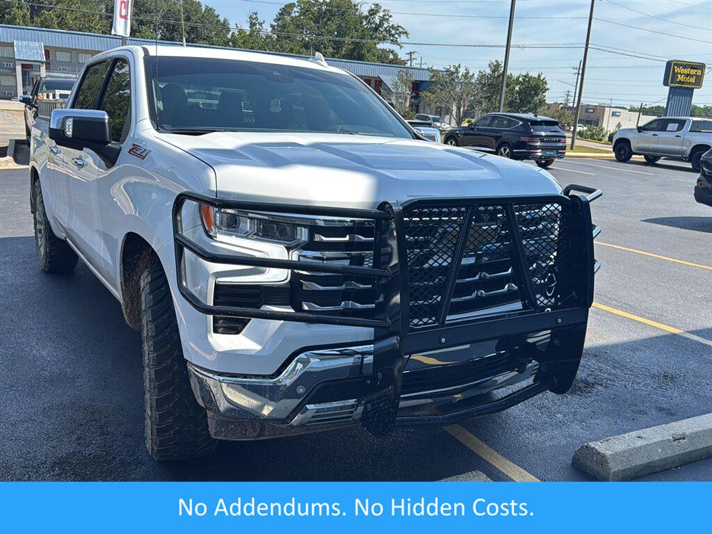 Summit White 2026 Chevrolet Silverado 1500 Pickup Truck Four-Wheel Drive Automatic