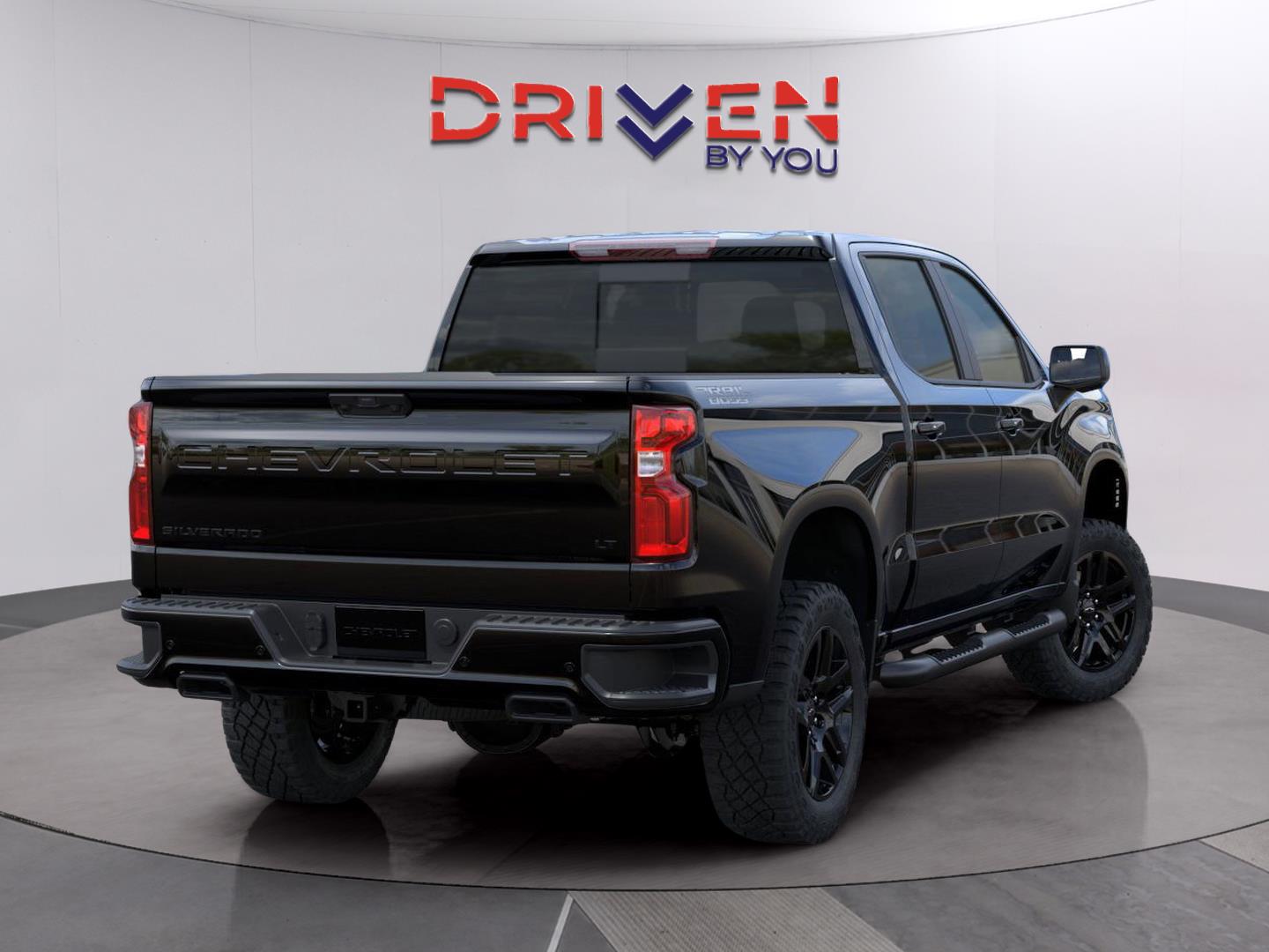 View vehicle photo 5