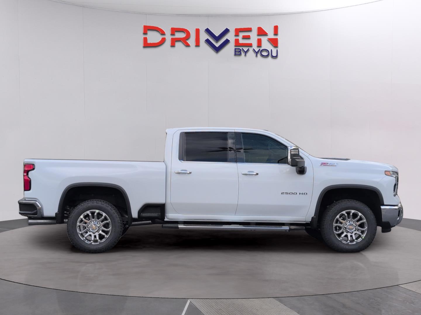 View vehicle photo 6