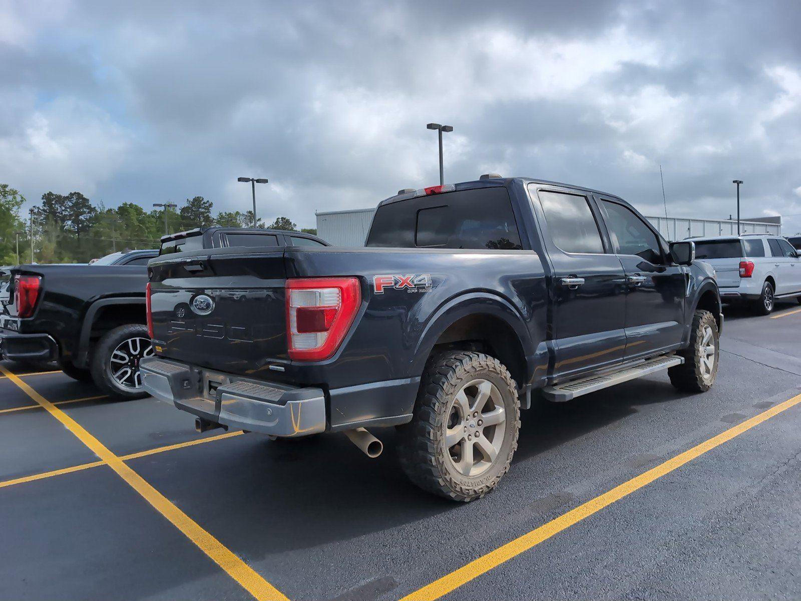 View vehicle photo 3