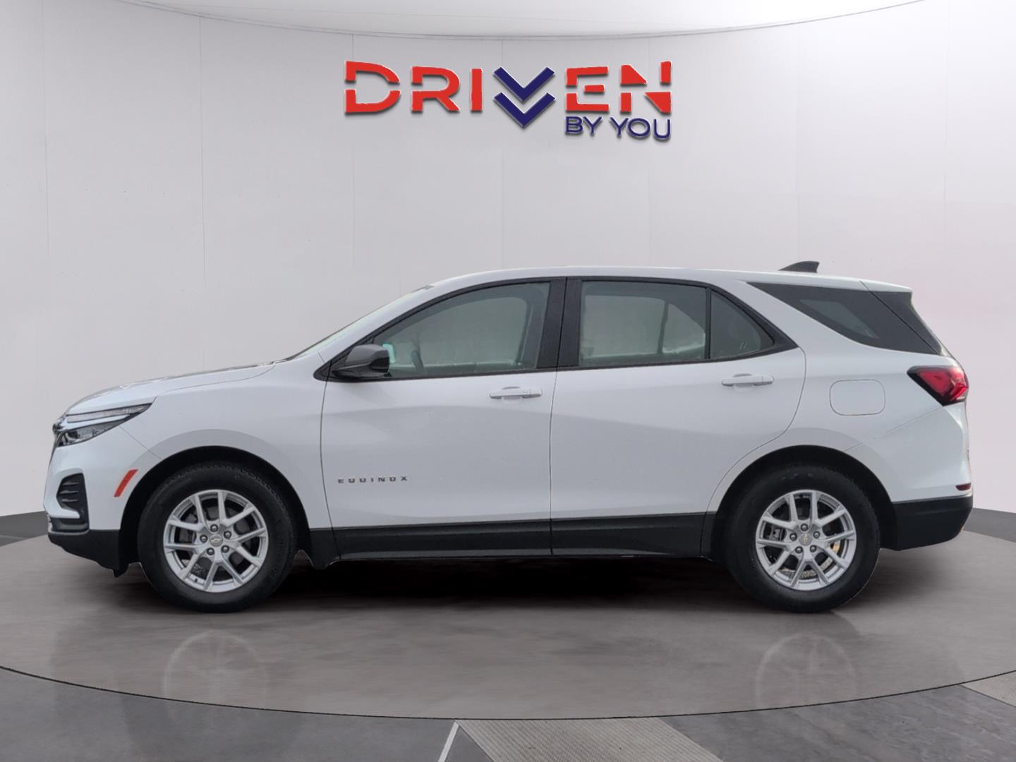 View vehicle photo 3