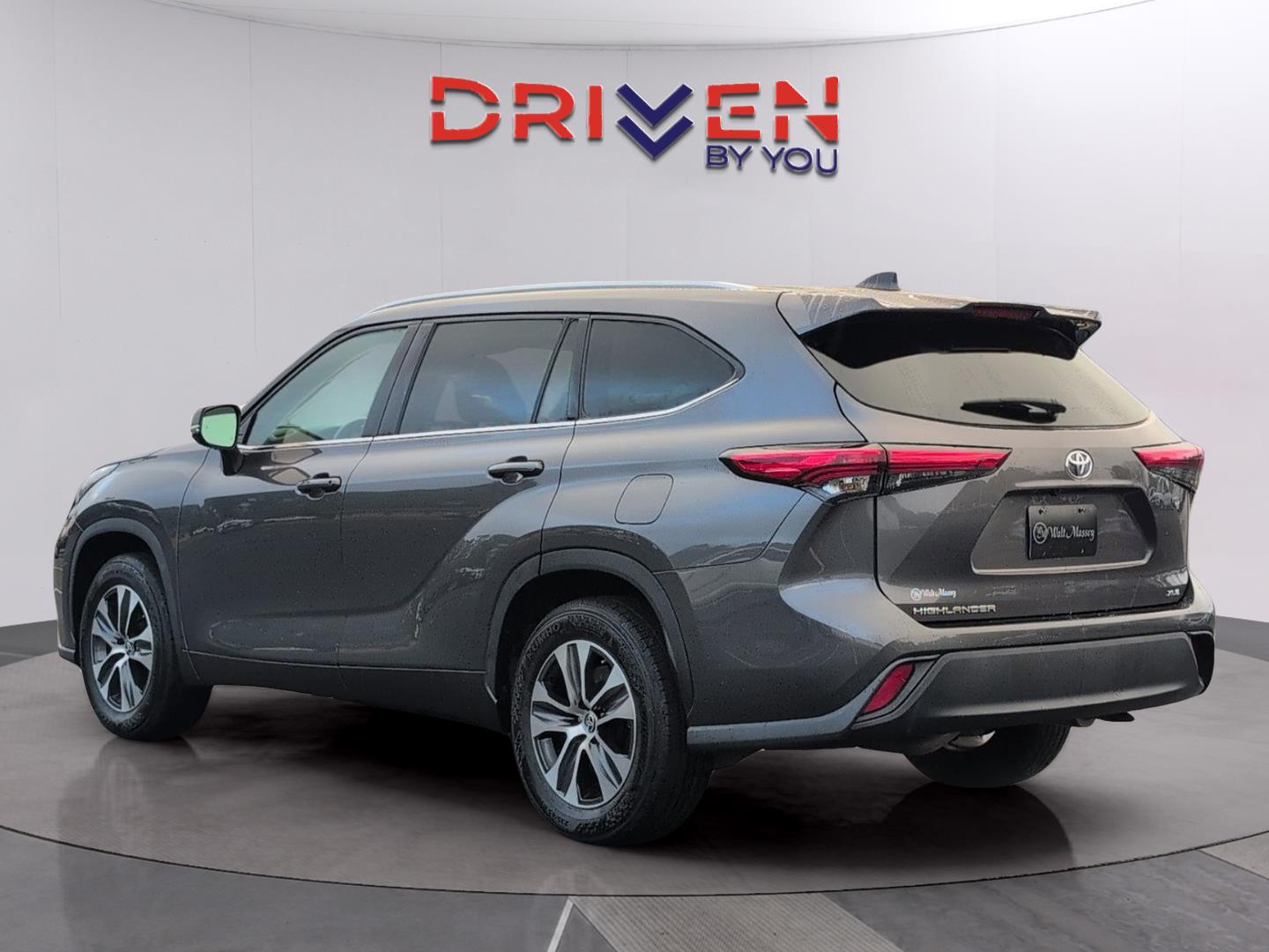 View vehicle photo 3