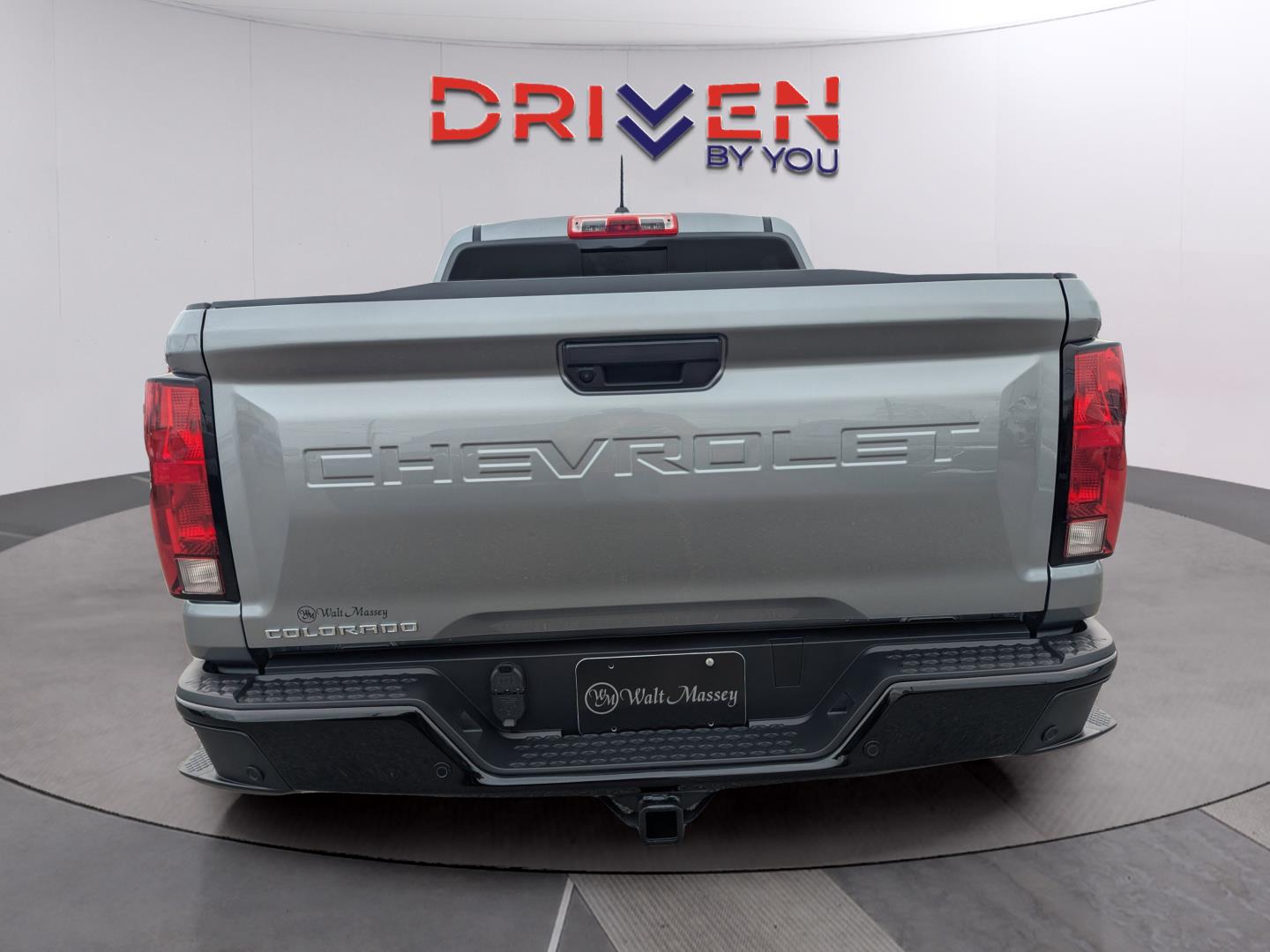 View vehicle photo 4