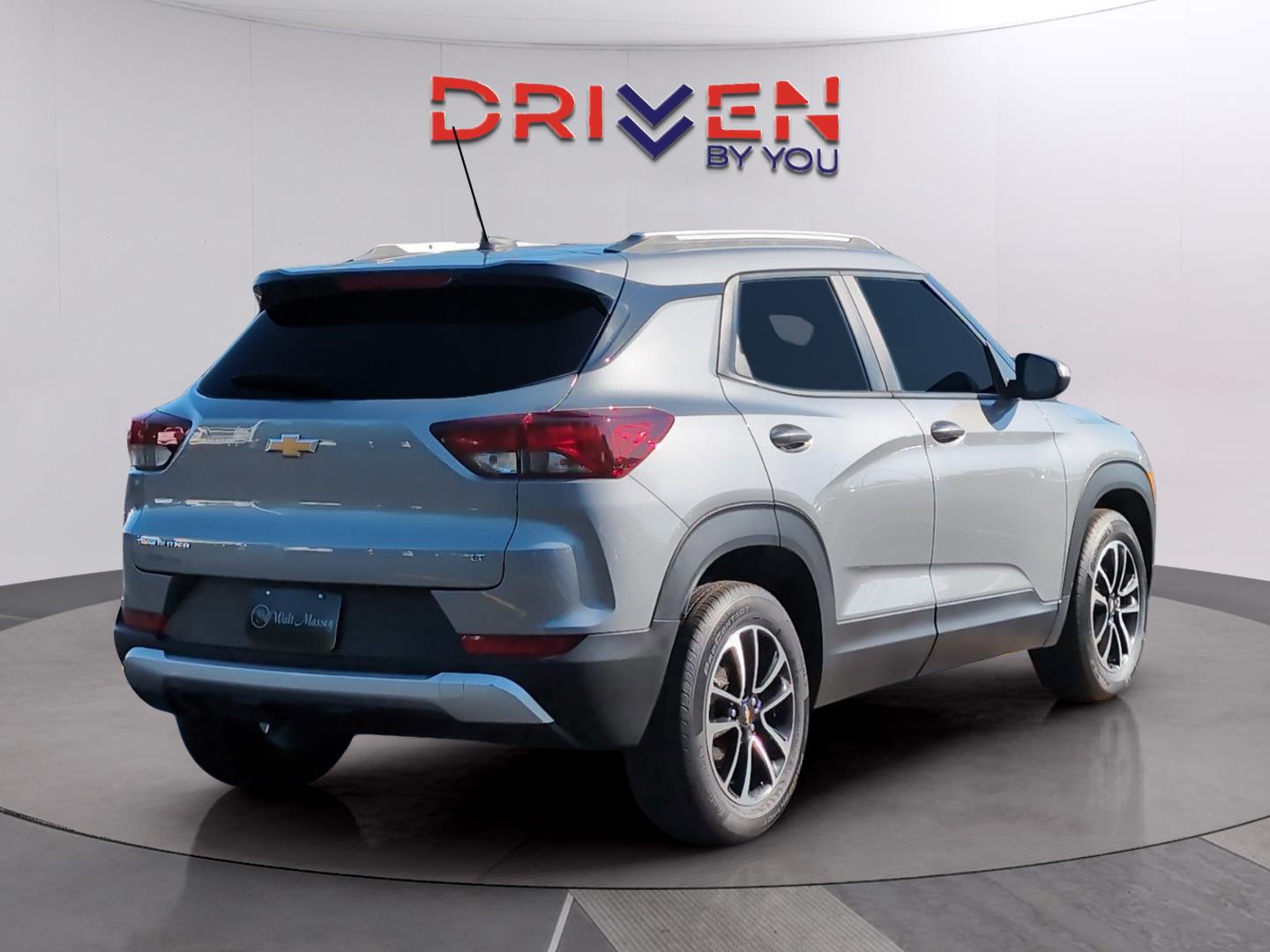 View vehicle photo 5