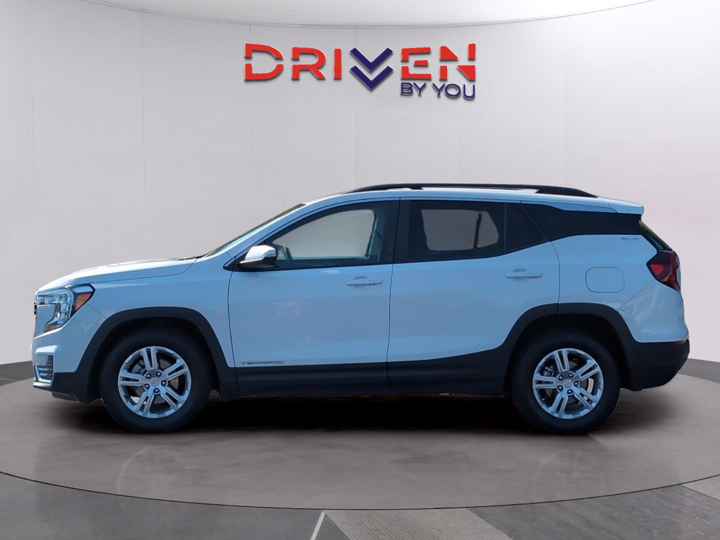 View vehicle photo 2