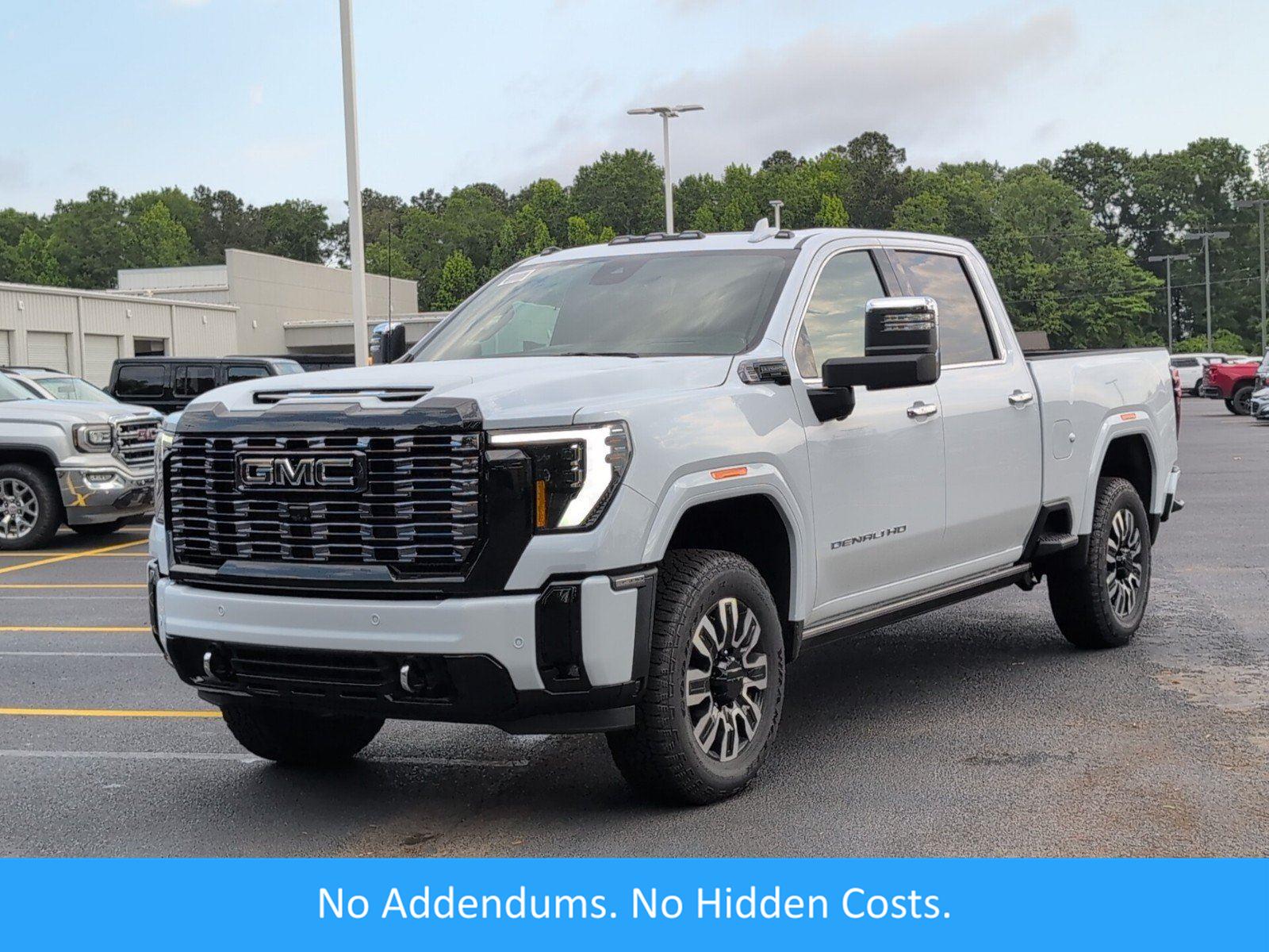 Glacier White Tricoat 2026 GMC Sierra 3500HD Pickup Truck Four-Wheel Drive Automatic