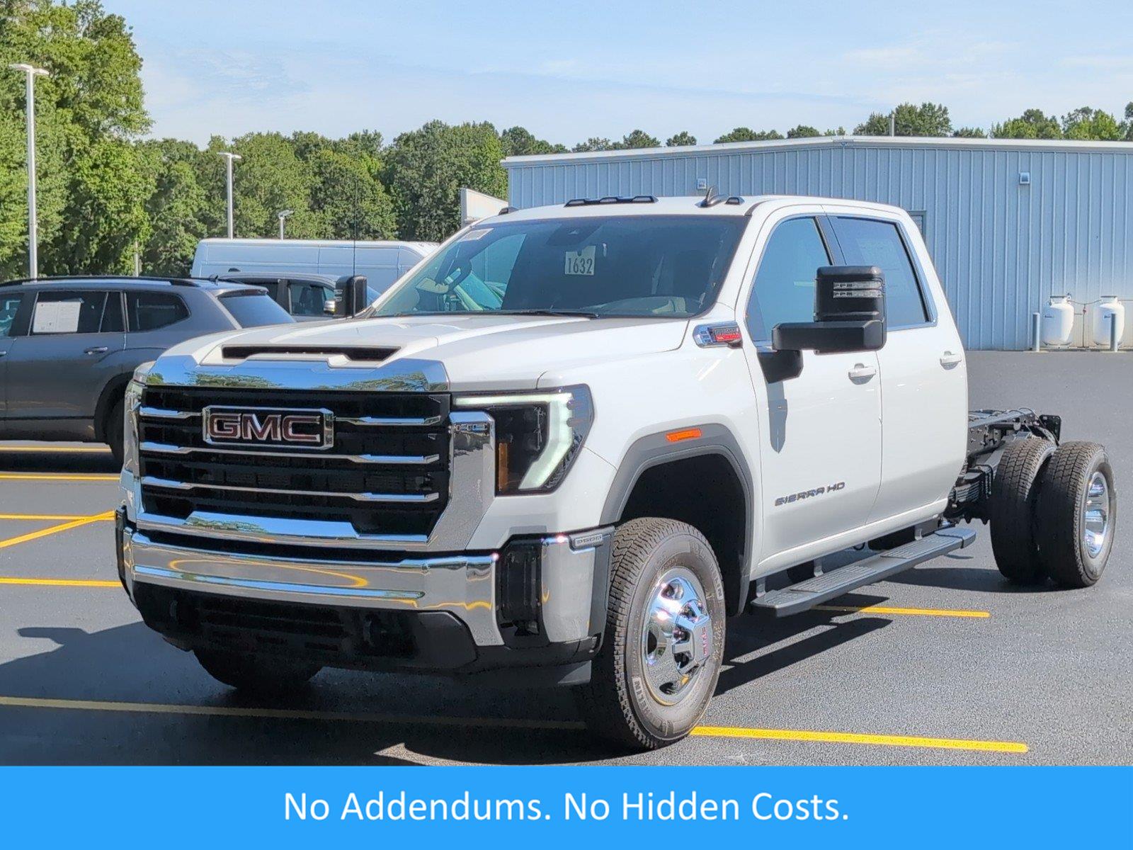 Summit White 2026 GMC Sierra 3500HD Chassis Pickup Truck Four-Wheel Drive Automatic
