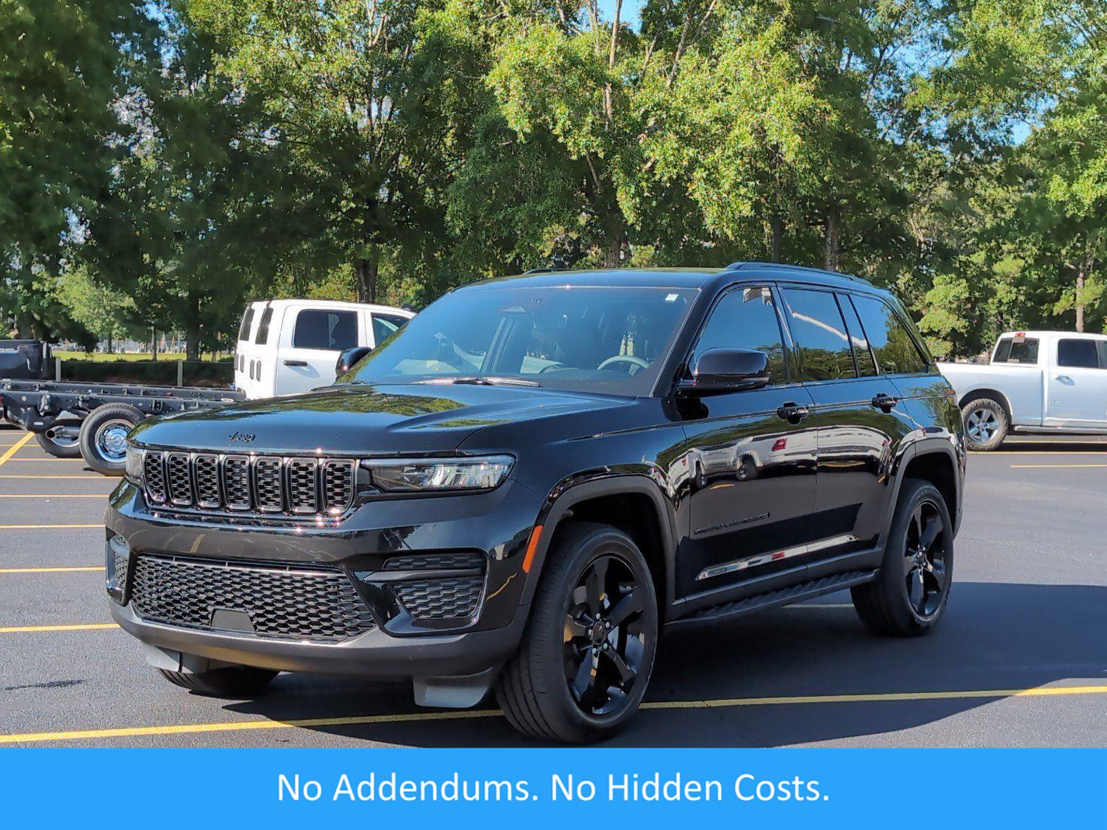 Diamond Black Crystal Pearlcoat 2025 Jeep Grand Cherokee SUV / Crossover 4X2 8-Speed Automatic
