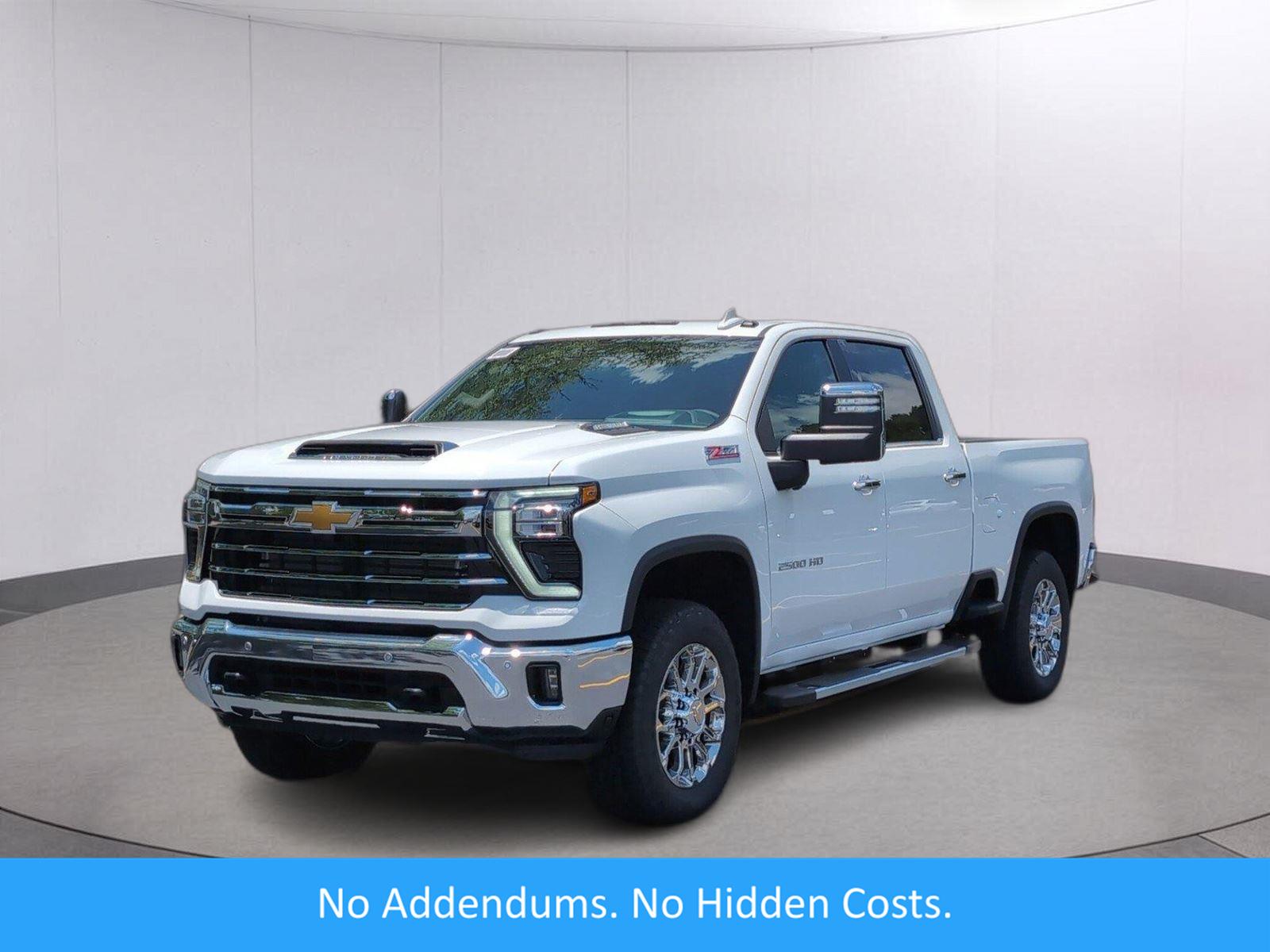 Summit White 2026 Chevrolet Silverado 2500HD Pickup Truck Four-Wheel Drive Automatic