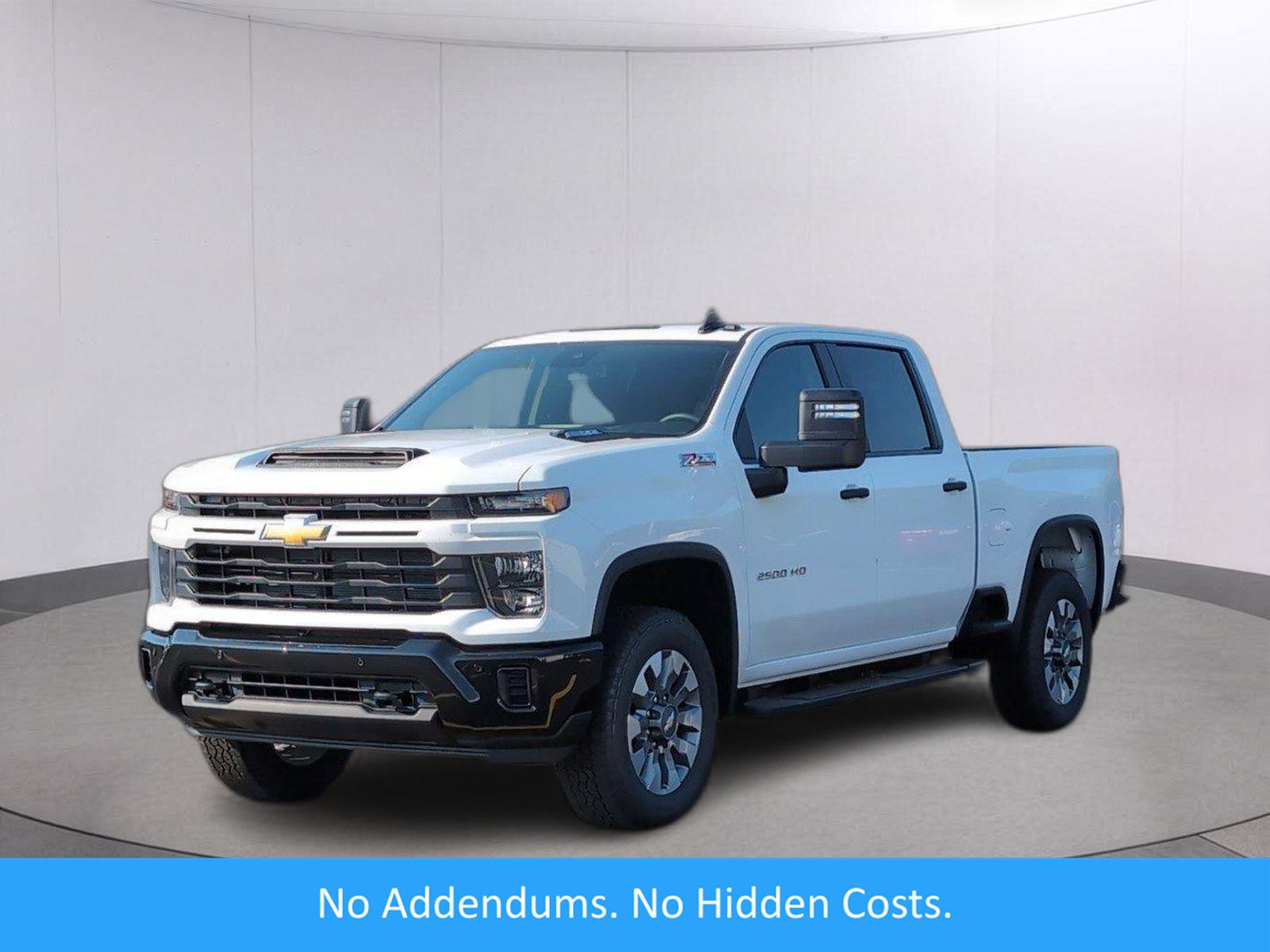 Summit White 2026 Chevrolet Silverado 2500HD Pickup Truck Four-Wheel Drive Automatic
