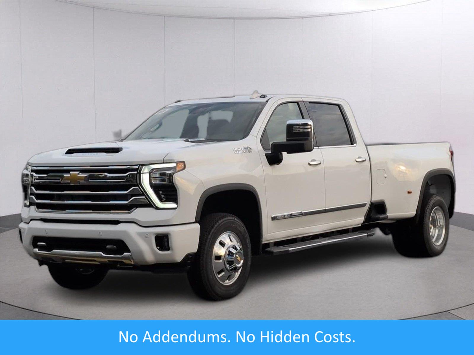 Summit White 2026 Chevrolet Silverado 3500HD Pickup Truck Four-Wheel Drive Automatic