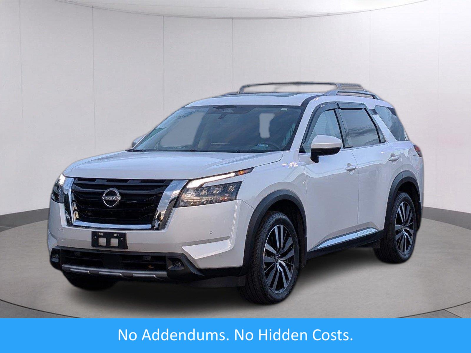 Everest White Pearl Tricoat 2025 Nissan Pathfinder SUV / Crossover Front-Wheel Drive Automatic