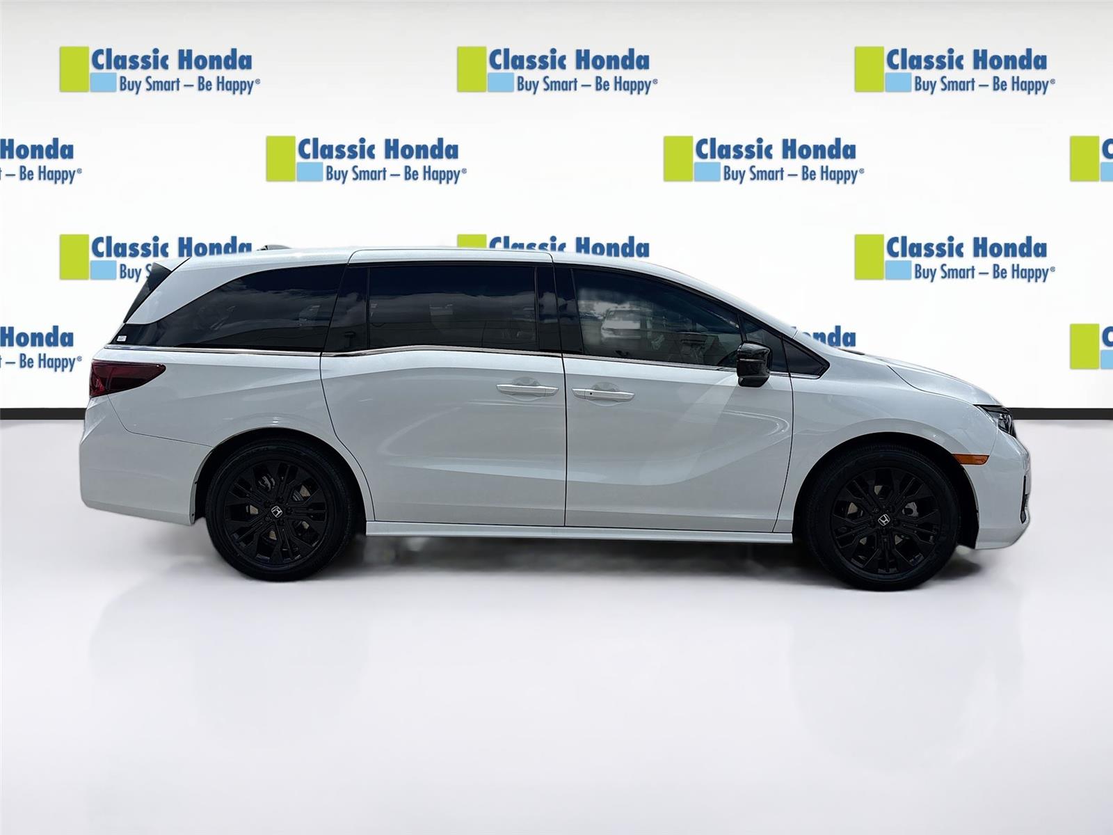 2026 Honda Odyssey photo 3