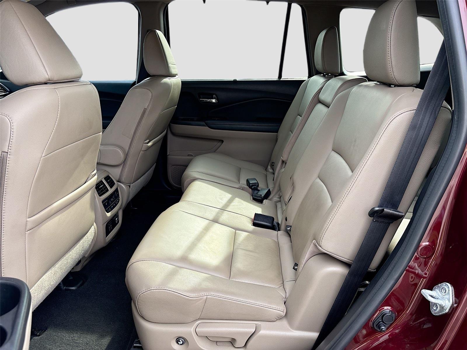 2022 Honda Pilot Touring 8-Passenger