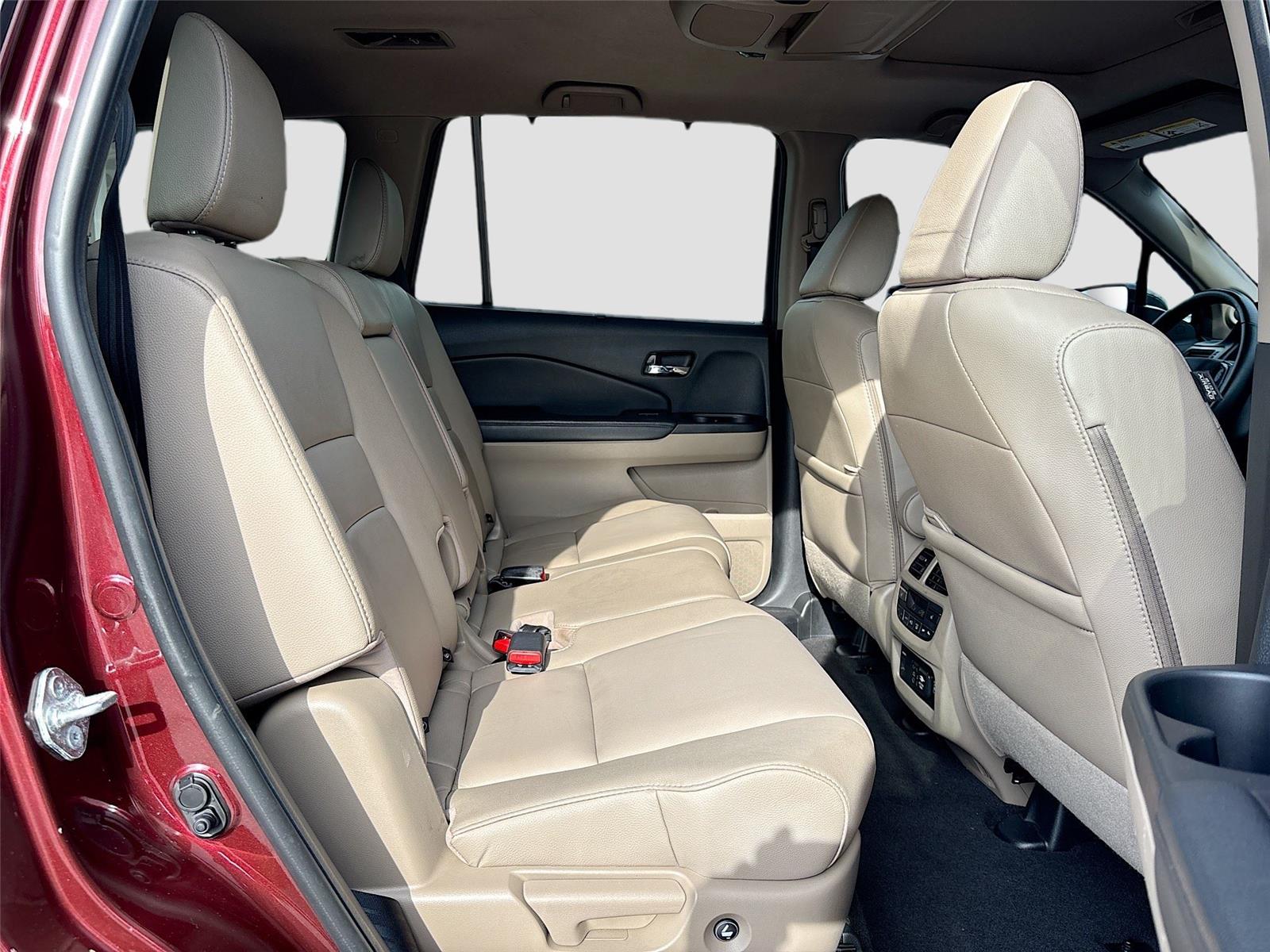 2022 Honda Pilot Touring 8-Passenger
