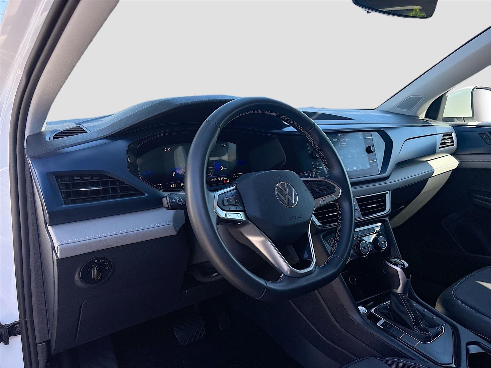 2024 Volkswagen Taos SE