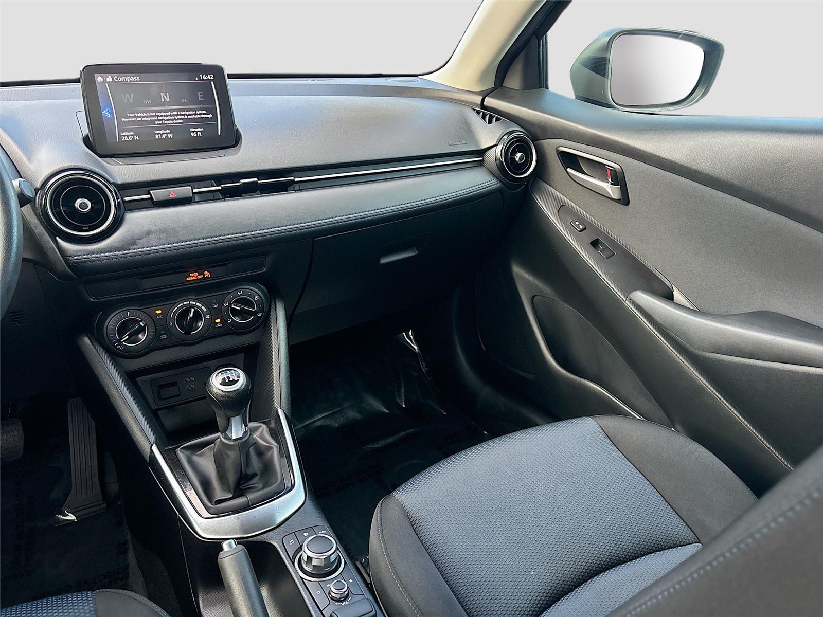 2019 Toyota Yaris Sedan LE